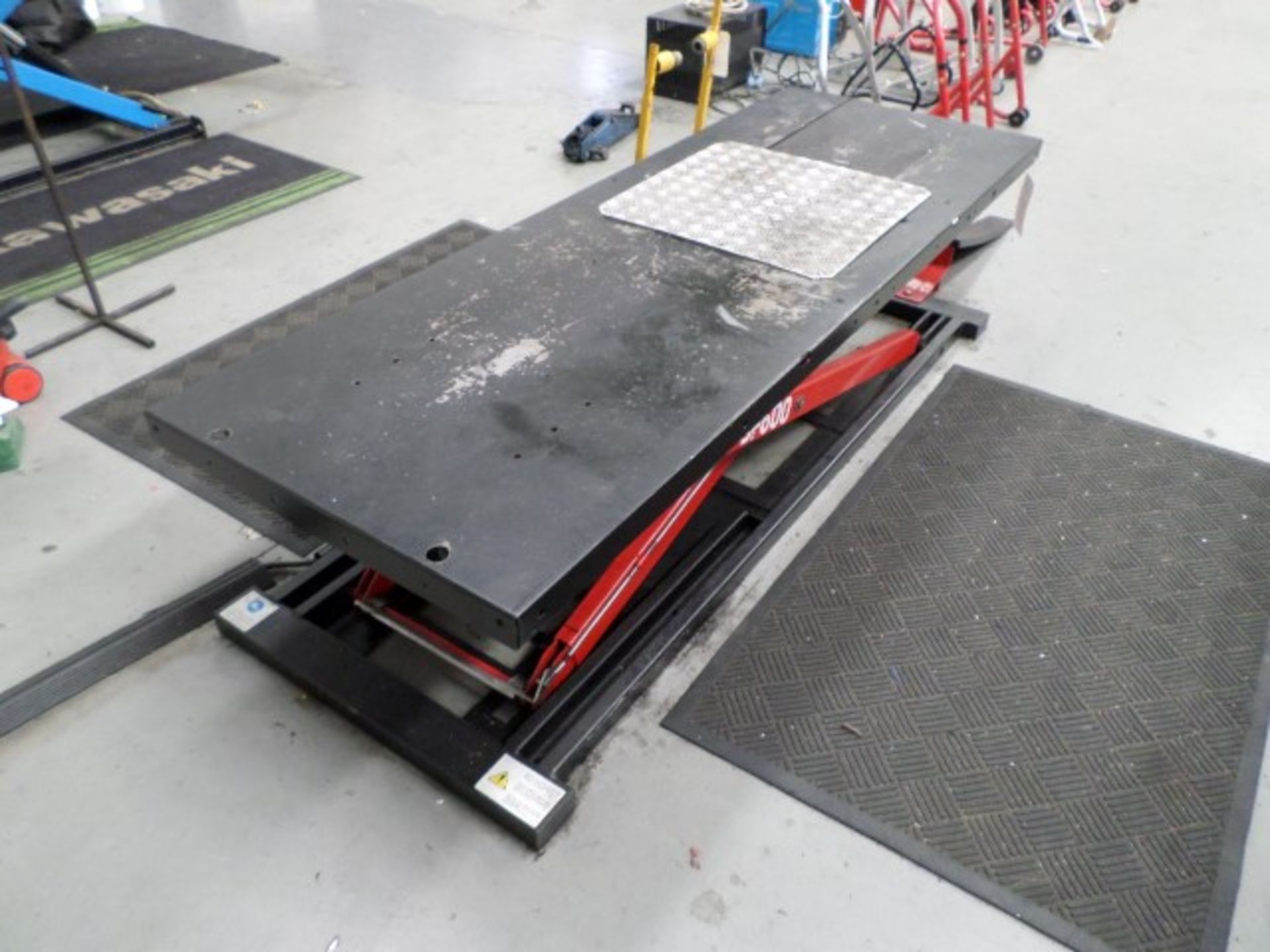 Motomocles SF600 600Kg electric/ hydraulic motorcycle work bench, Serial no. 4577 (2010) (Please - Image 2 of 4