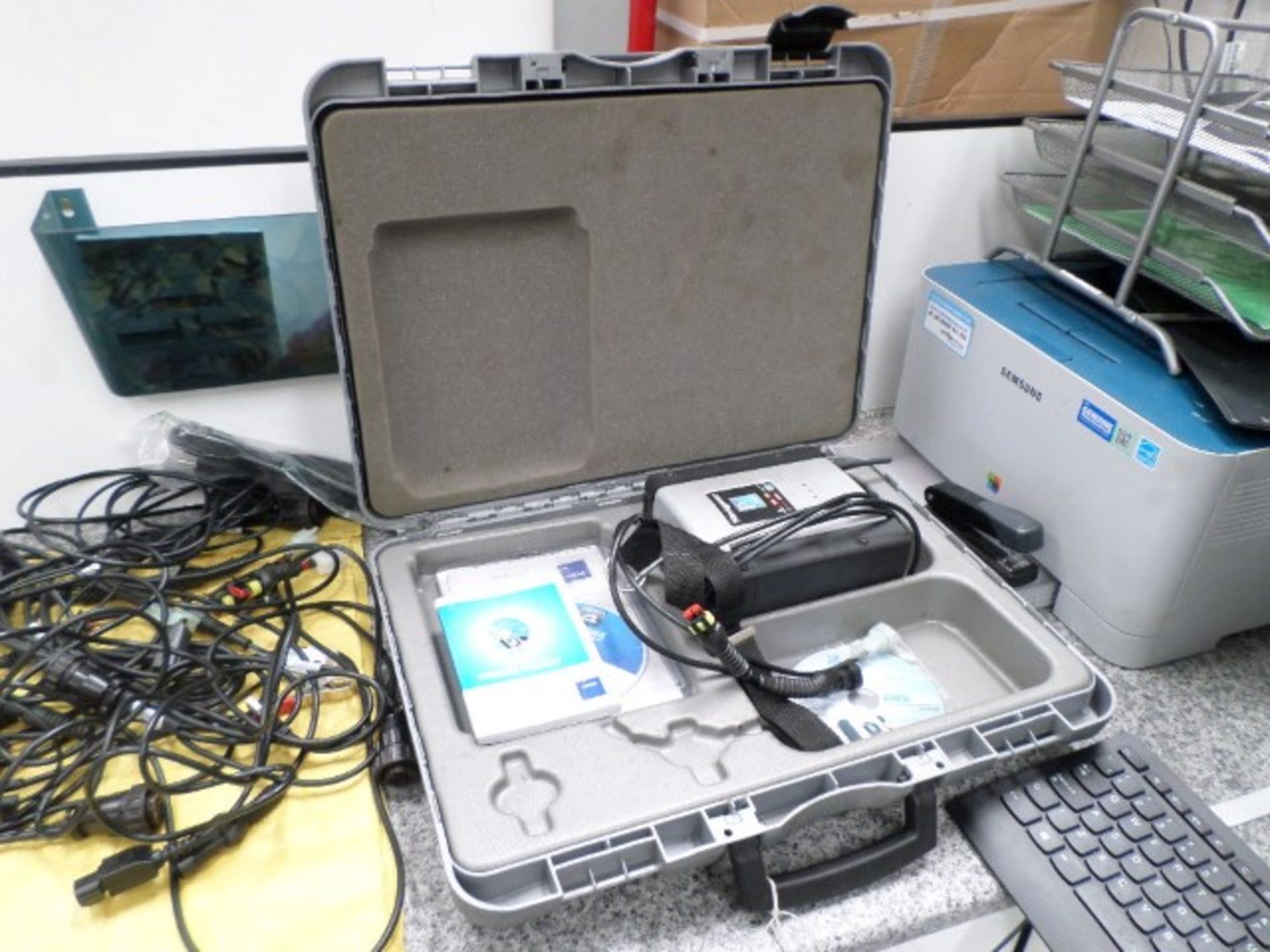 Texa Piaggio Navigator diagnostic unit with storage case, CD-Roms and connecting cables and Kymco