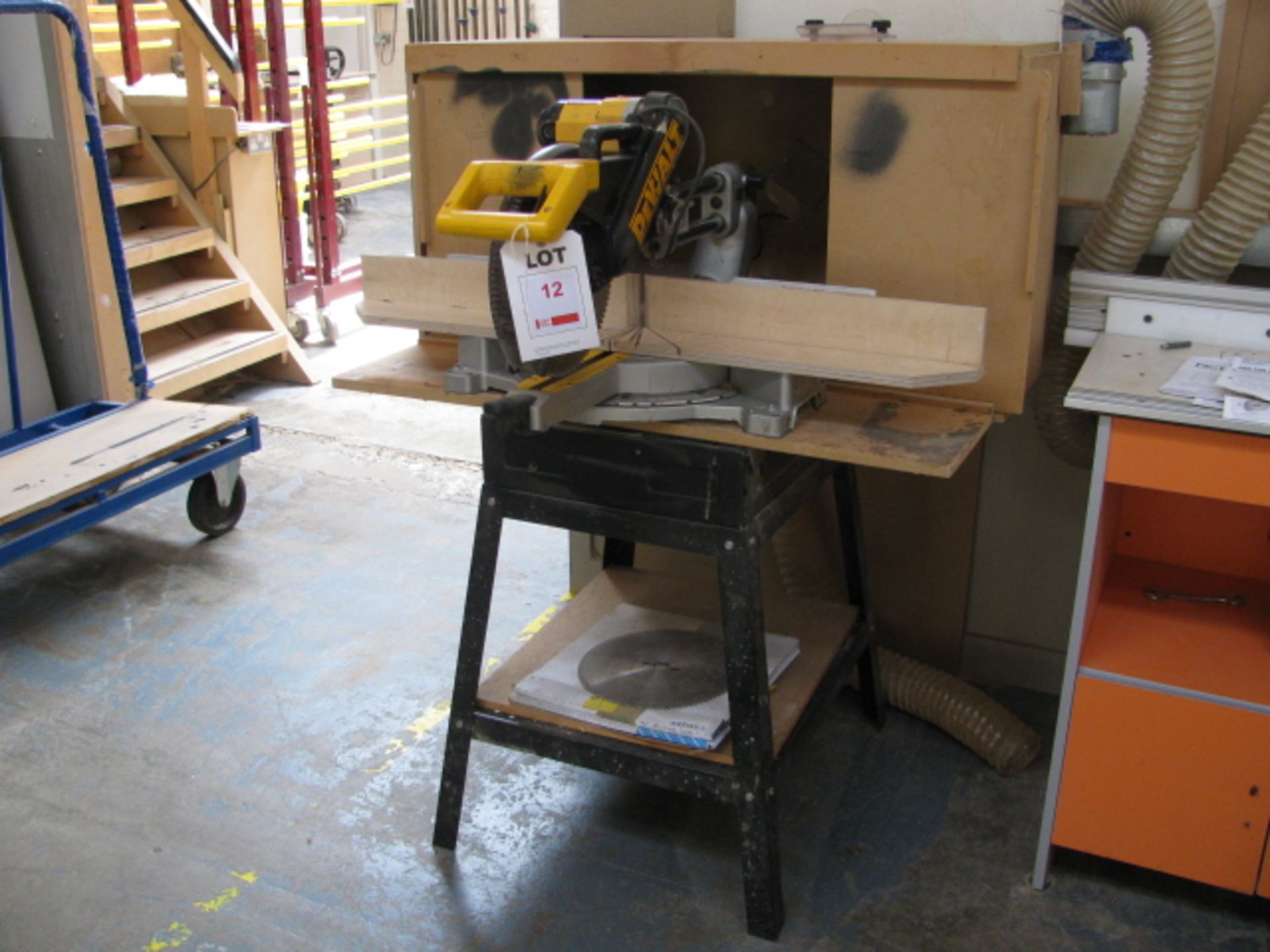 Dewalt DW708-gb radial arm cross cut saw (Please ensure sufficient resource / handling aids are used