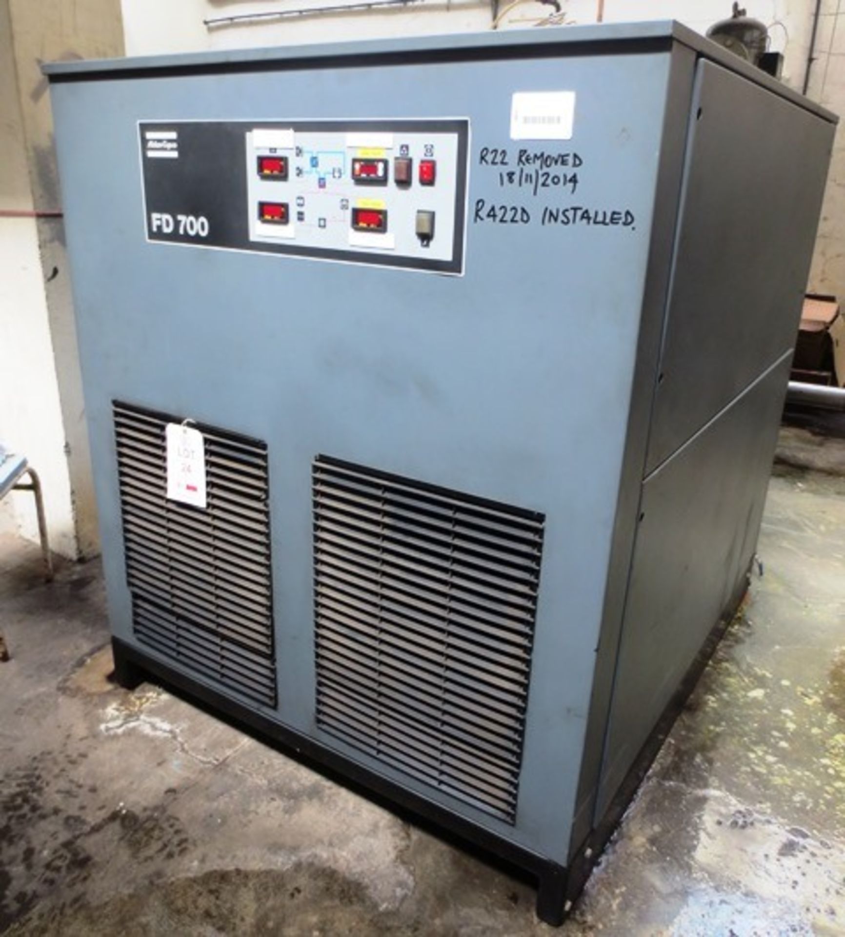 Atlas Copco FD700 air dryer, s/n: 124542 (1996), Comp. air max. 10.5 bar, Refrigent type R4220 (