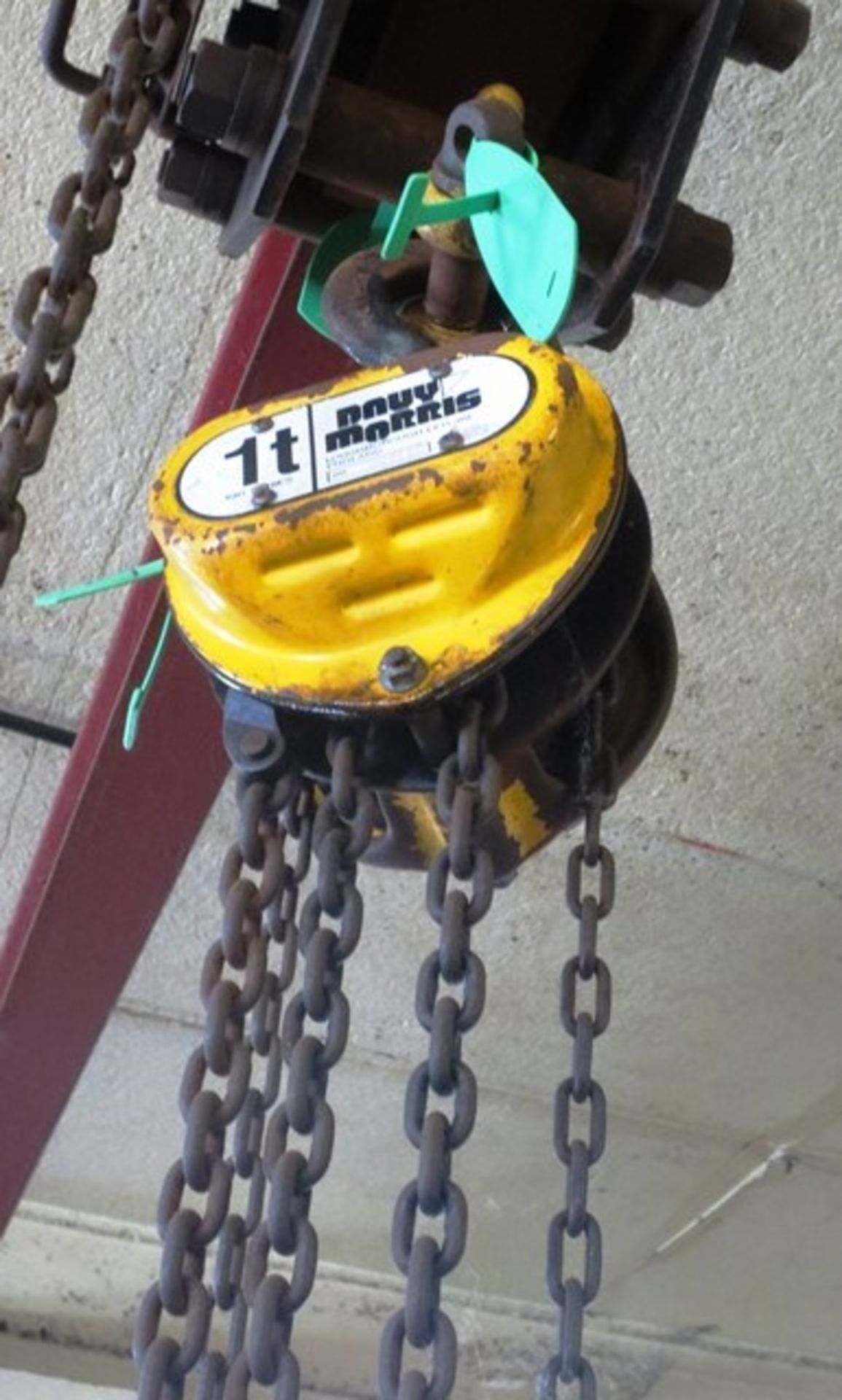 One tonne chain block hoist currently connected to gantry (Collection on last day of clearance