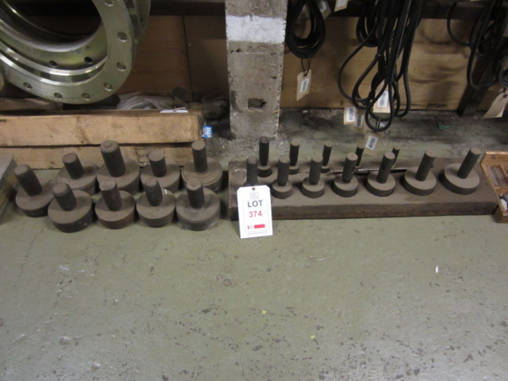 Quantity of assorted imperial bore and thread gauges (Please note: this lot must be collected on