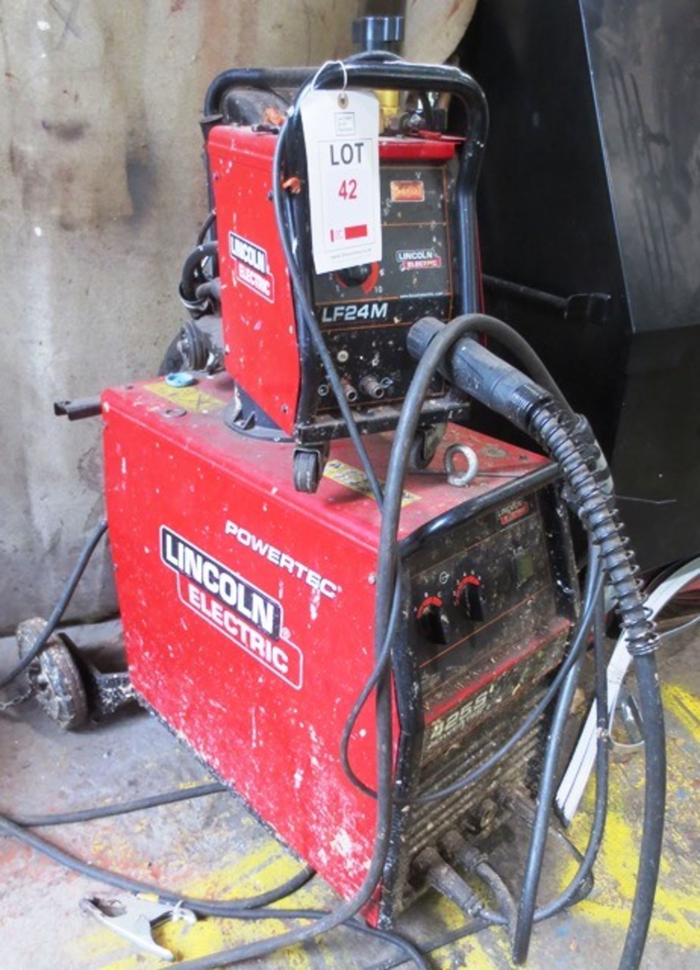 Lincoln Electric Powertec 425x mig welder, s/n: P1120200599, with Lincoln Electric LF24M wire