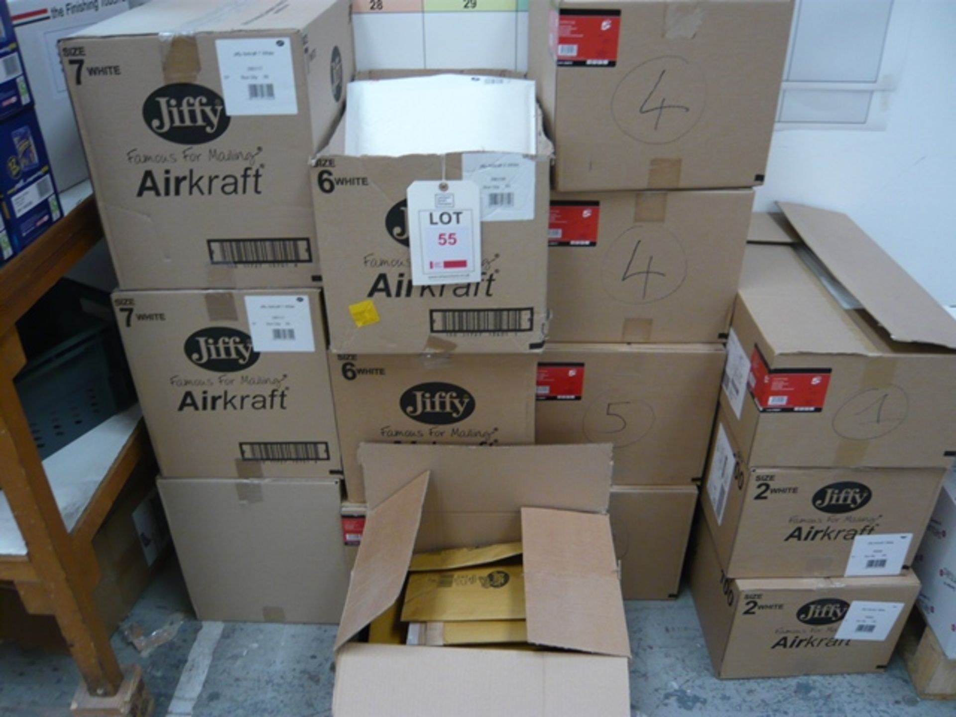 14 boxes of various jiffy bags