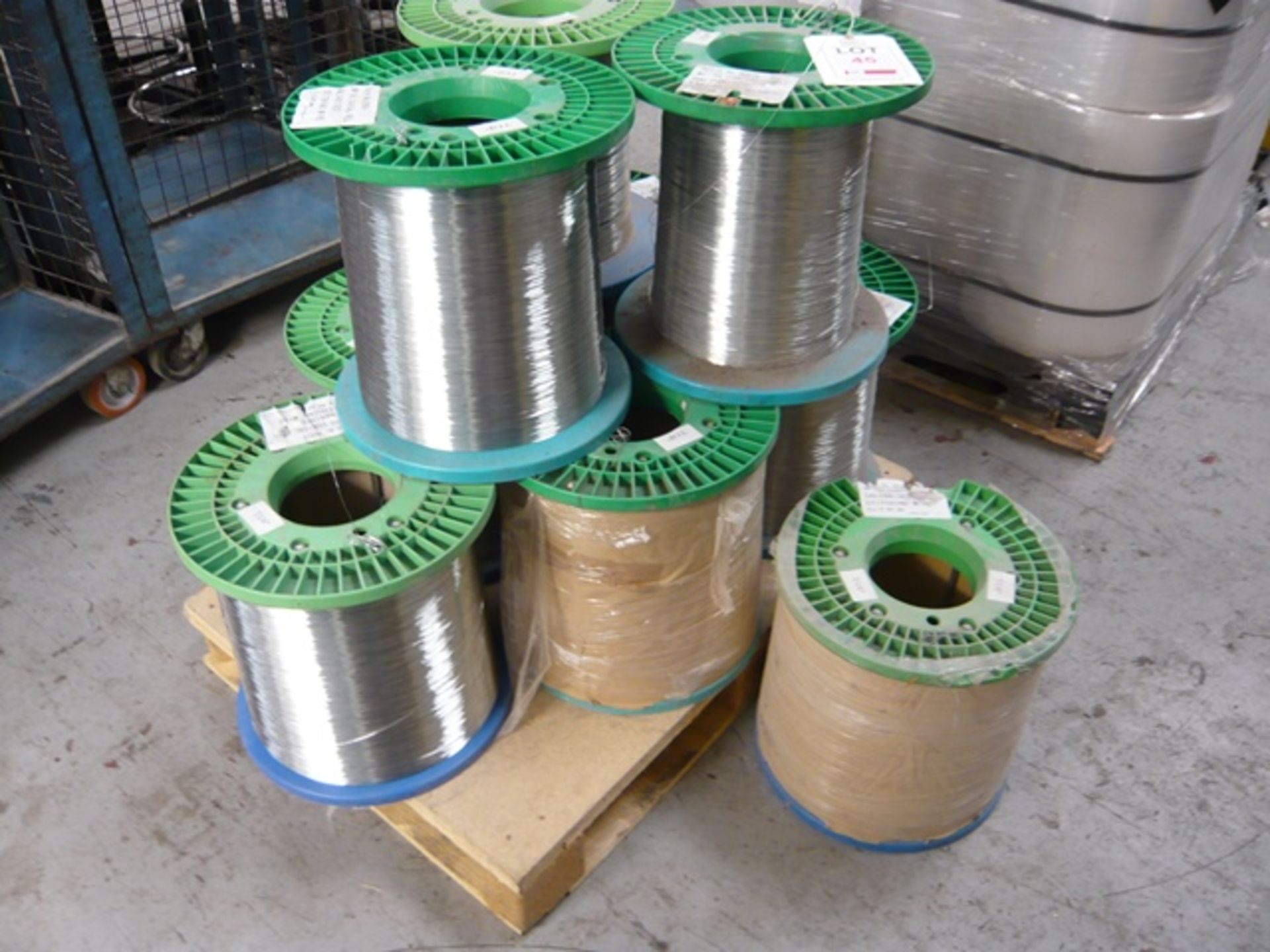 7 part used an 2 unused rolls of MP100 conical reel galvanised stitching wire 0.6mmØ