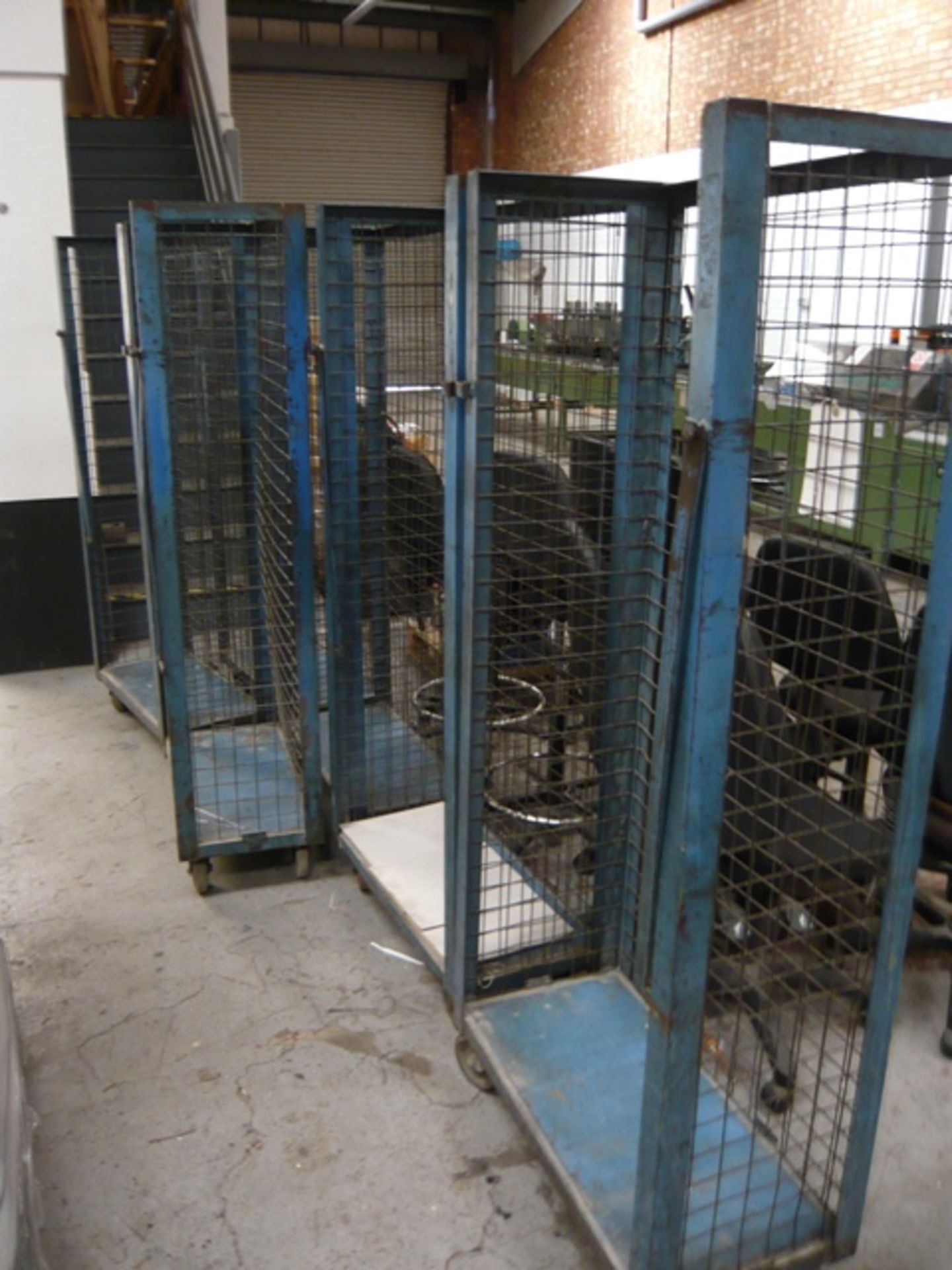 6 mobile cages - Image 2 of 2
