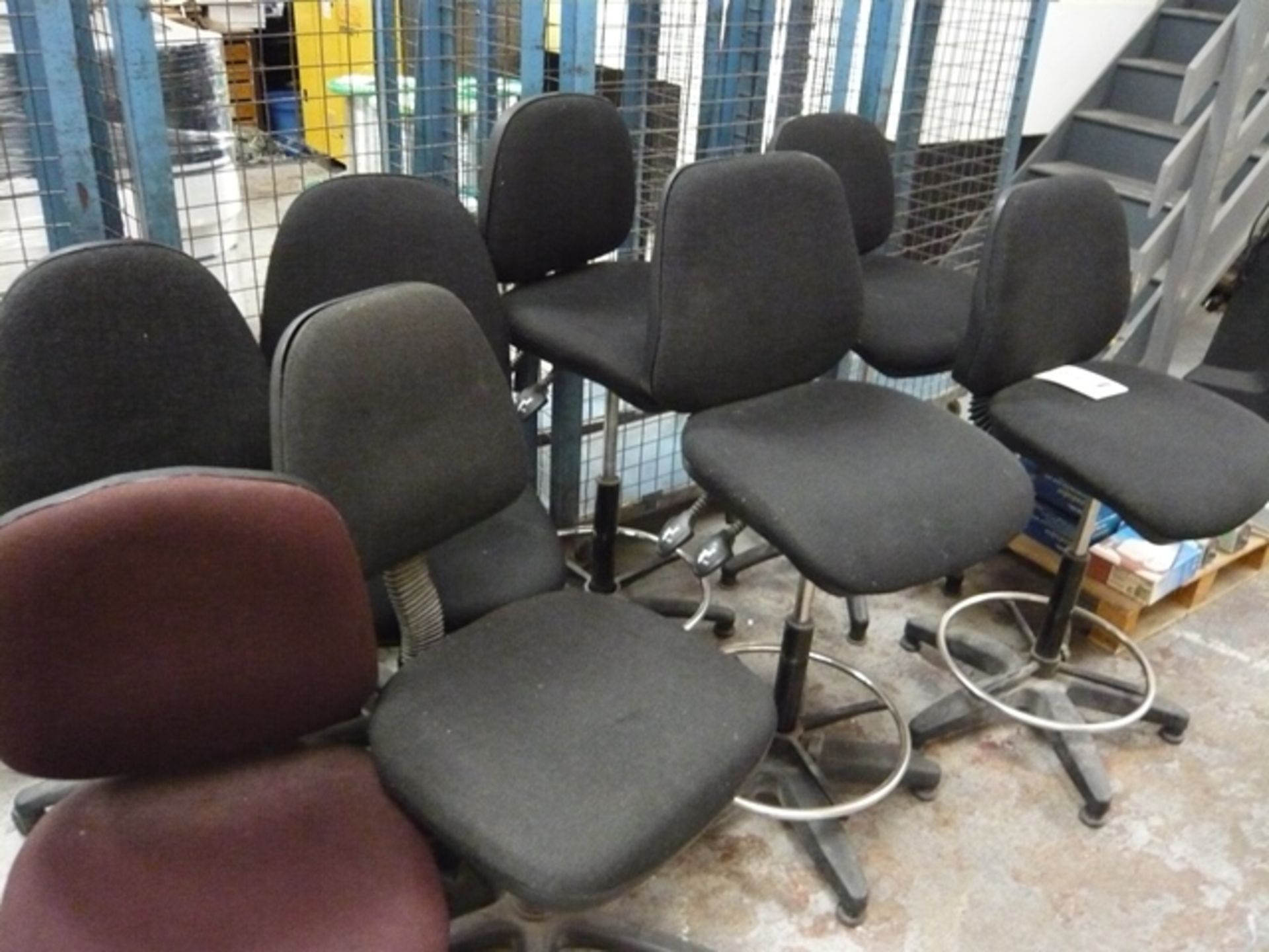 4 operator stools and 4 operator chairs. NB: This item has no record of Thorough Examination. The