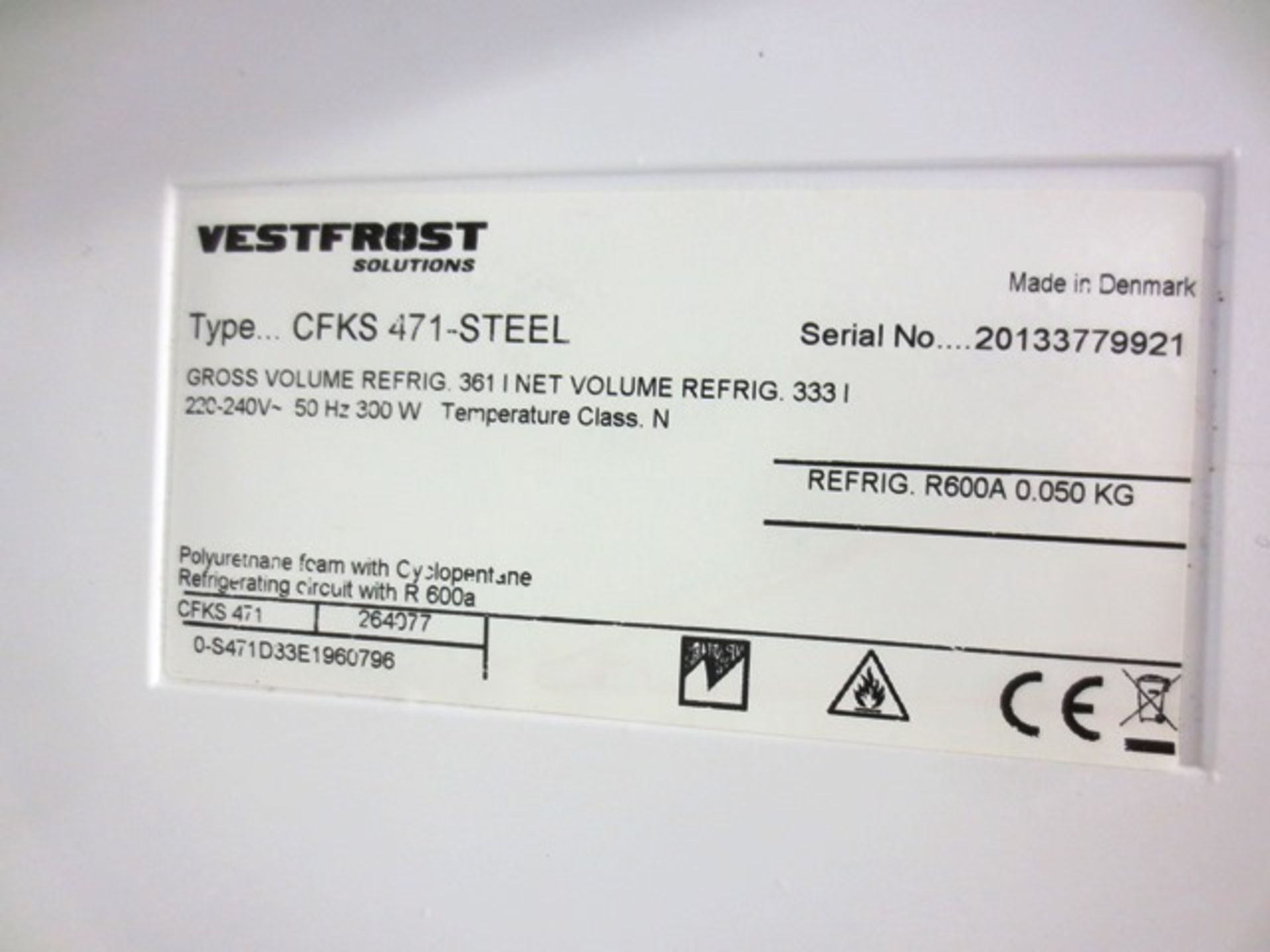 Vest Frost CFKS 471 steel refridgerator, serial no: 20133779921, with digital temperature read - Image 3 of 3