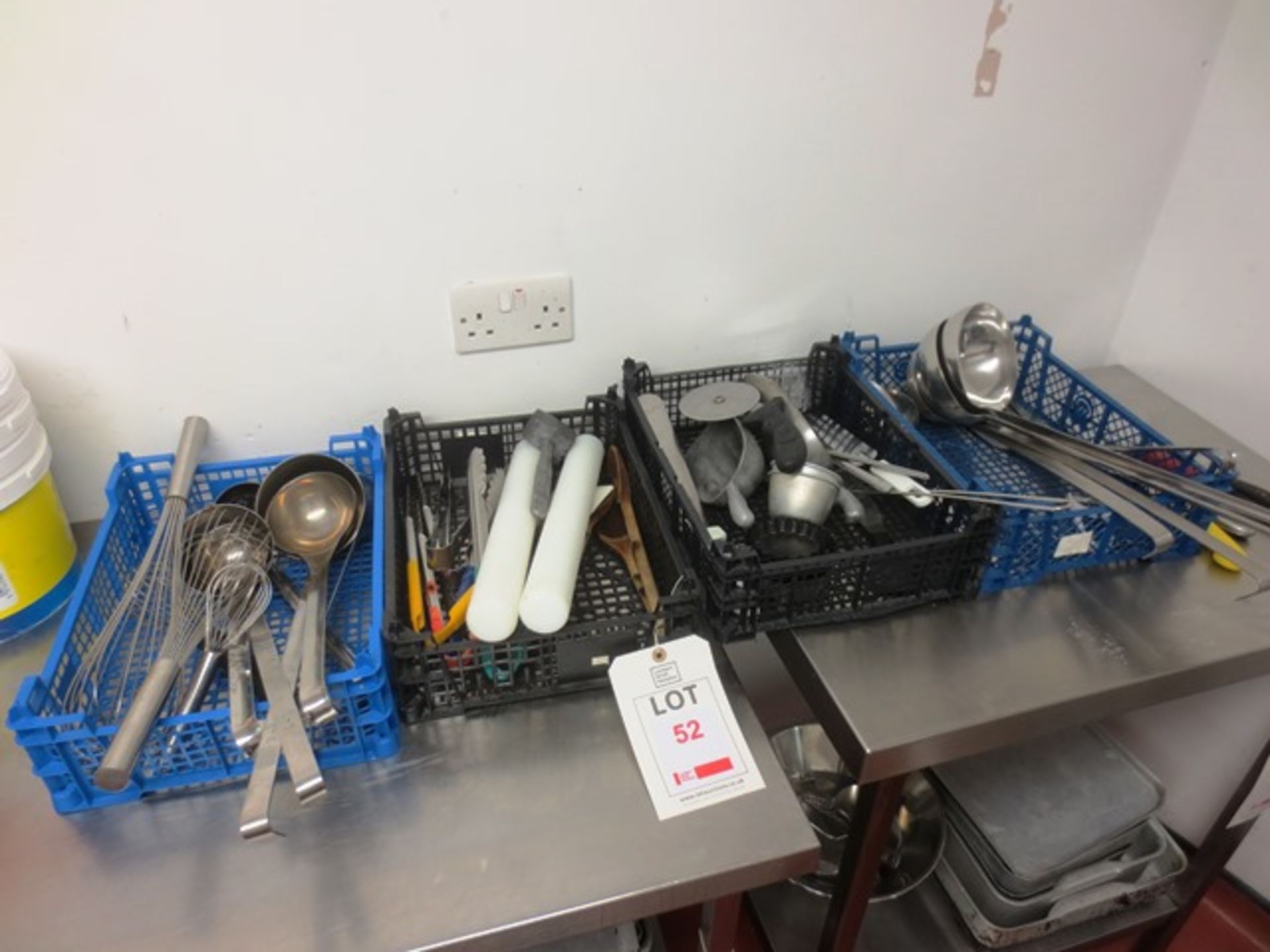 Four trays of assorted kitchen utensils/cooking accessories