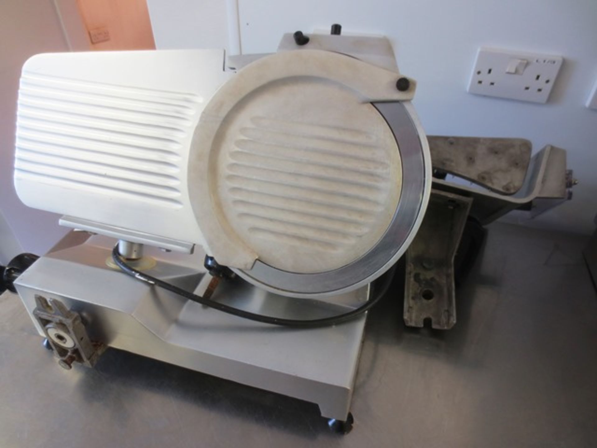 Hobart TE300 stainless steel meat slicer, serial no: AV9272 - Image 3 of 3