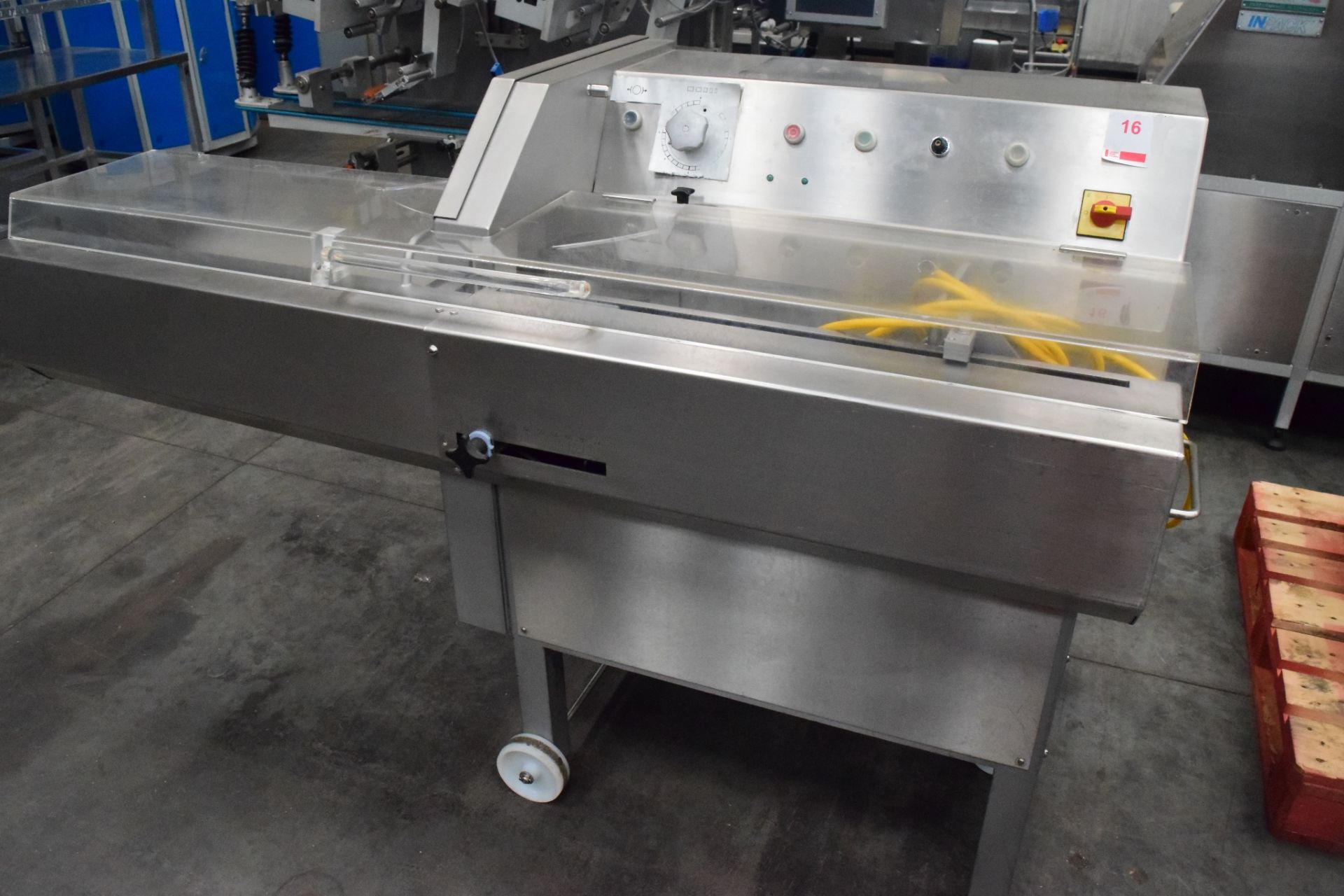 Holac 20/74E Slicer. Suitable for meat and poultry products. Aperture (mm): 200 x 200 . Overall - Image 2 of 5