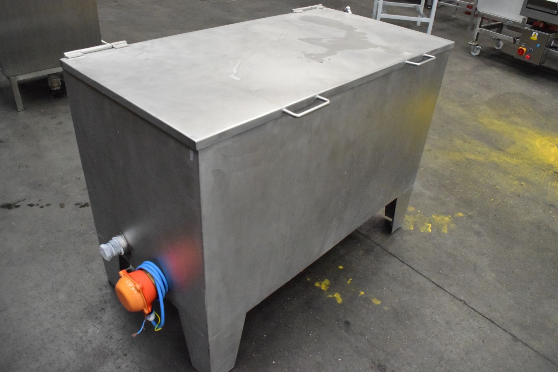 stainless steel electric, insulated tank sterylizer. Overall dimensions: 1200 x 700 x 980 H Lift out - Image 2 of 2