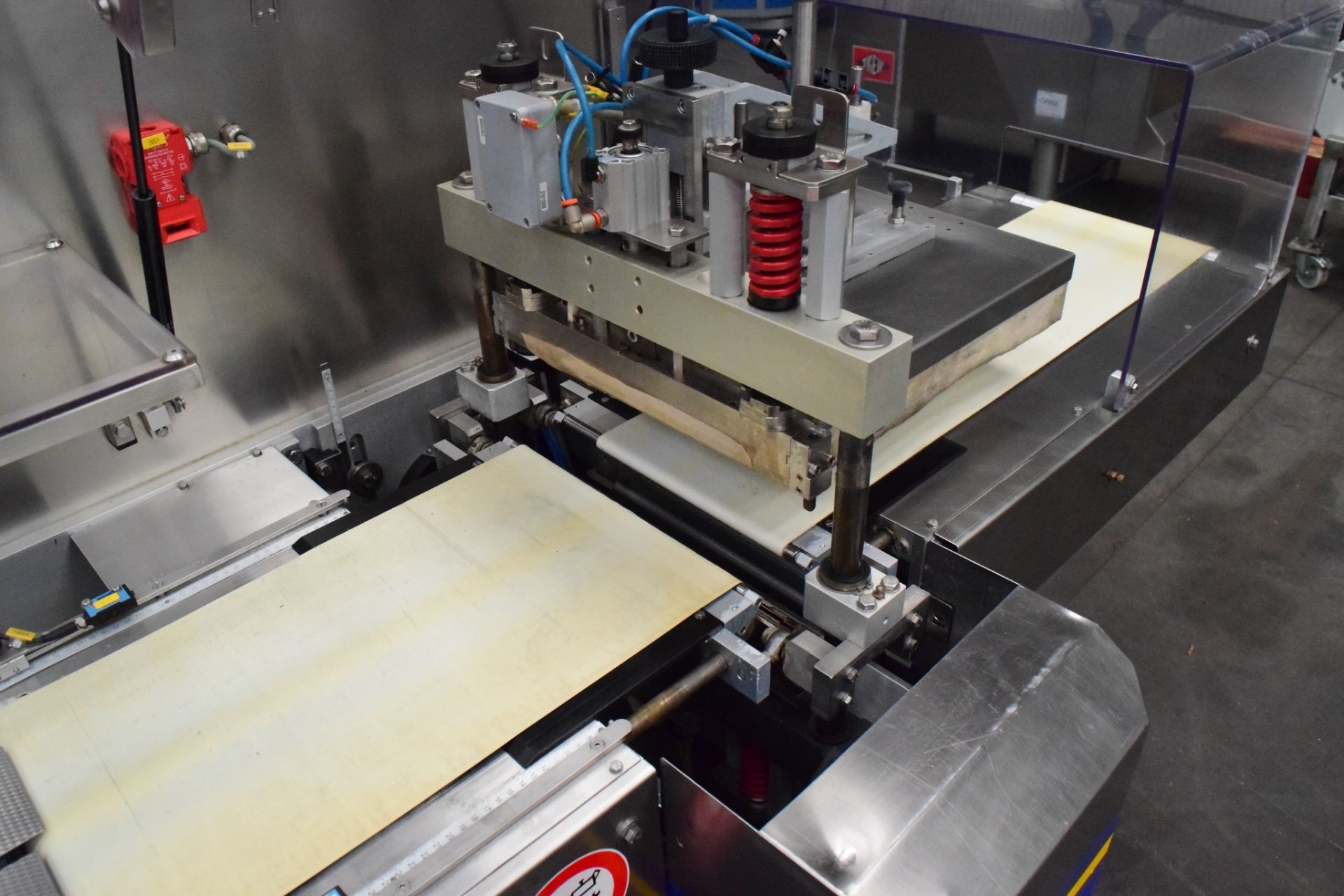 Ilapak Delta 2000LD Flowwrapper. Flexible flow wrapping machine ideally suited for a wide range of - Image 8 of 10