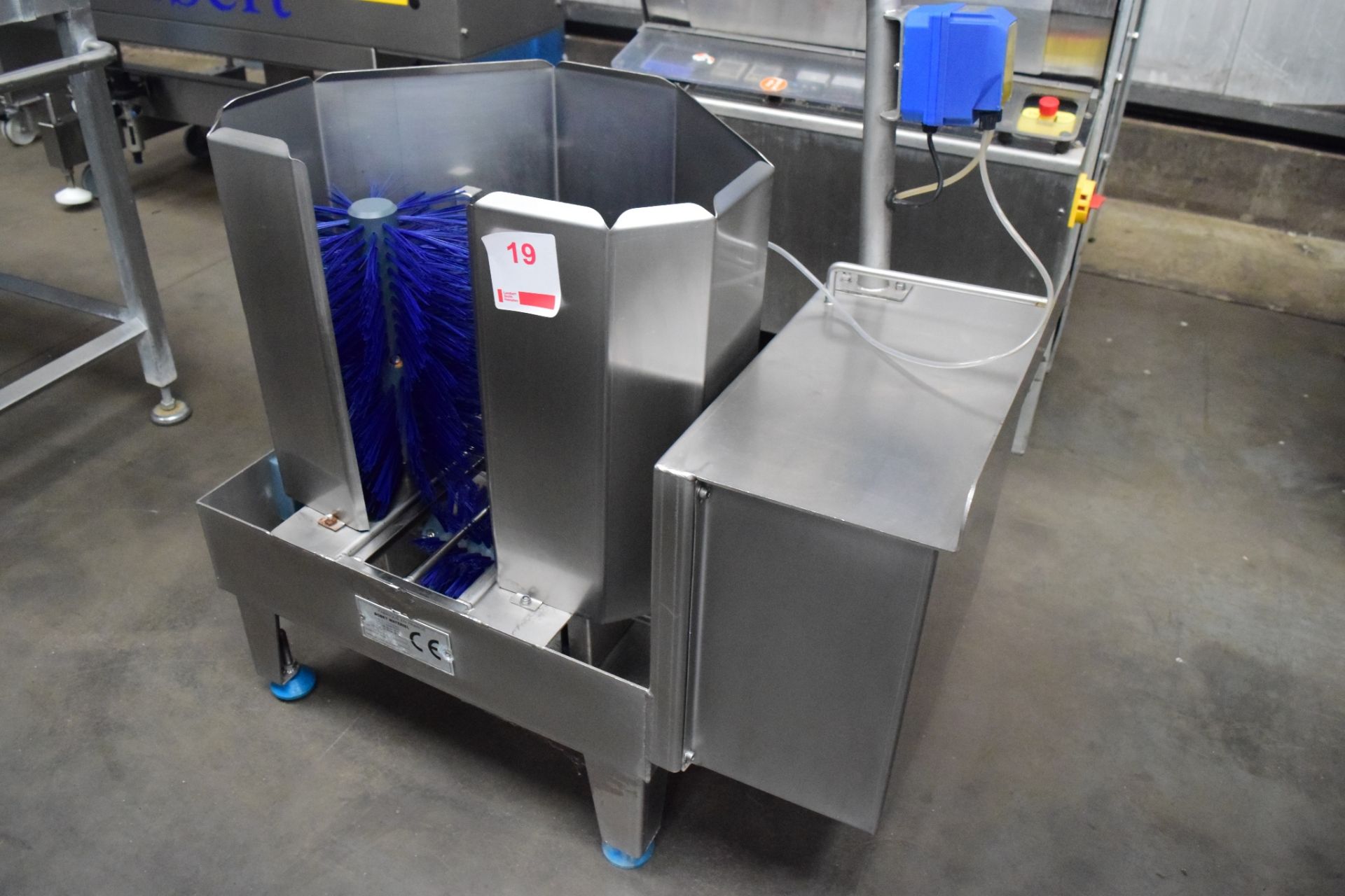 Bobet Materiel stainless steel boot washer, 2001. Overall dimensions: 1200 H x 800 L x 500 W Lift - Image 4 of 4