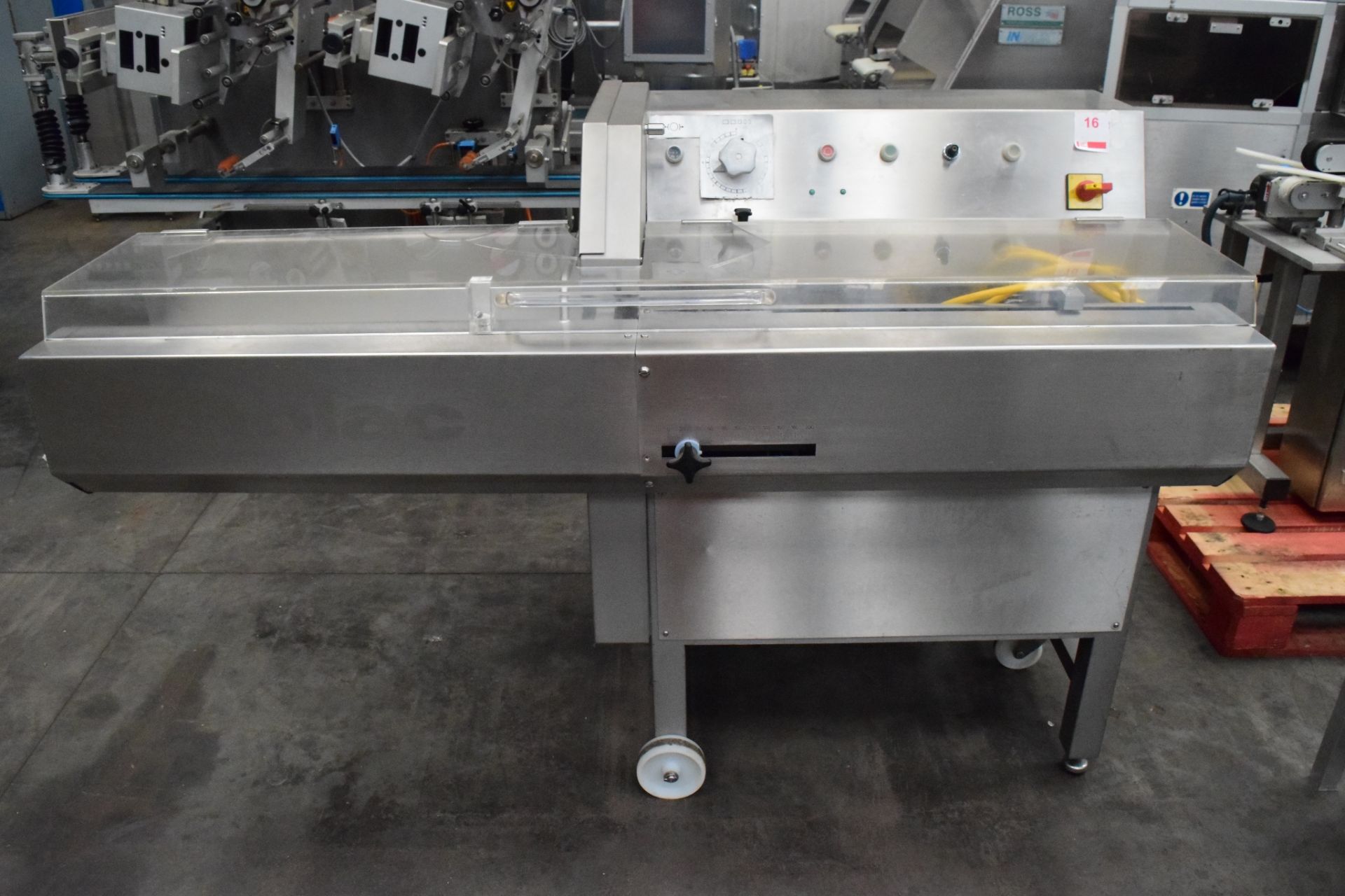 Holac 20/74E Slicer. Suitable for meat and poultry products. Aperture (mm): 200 x 200 . Overall