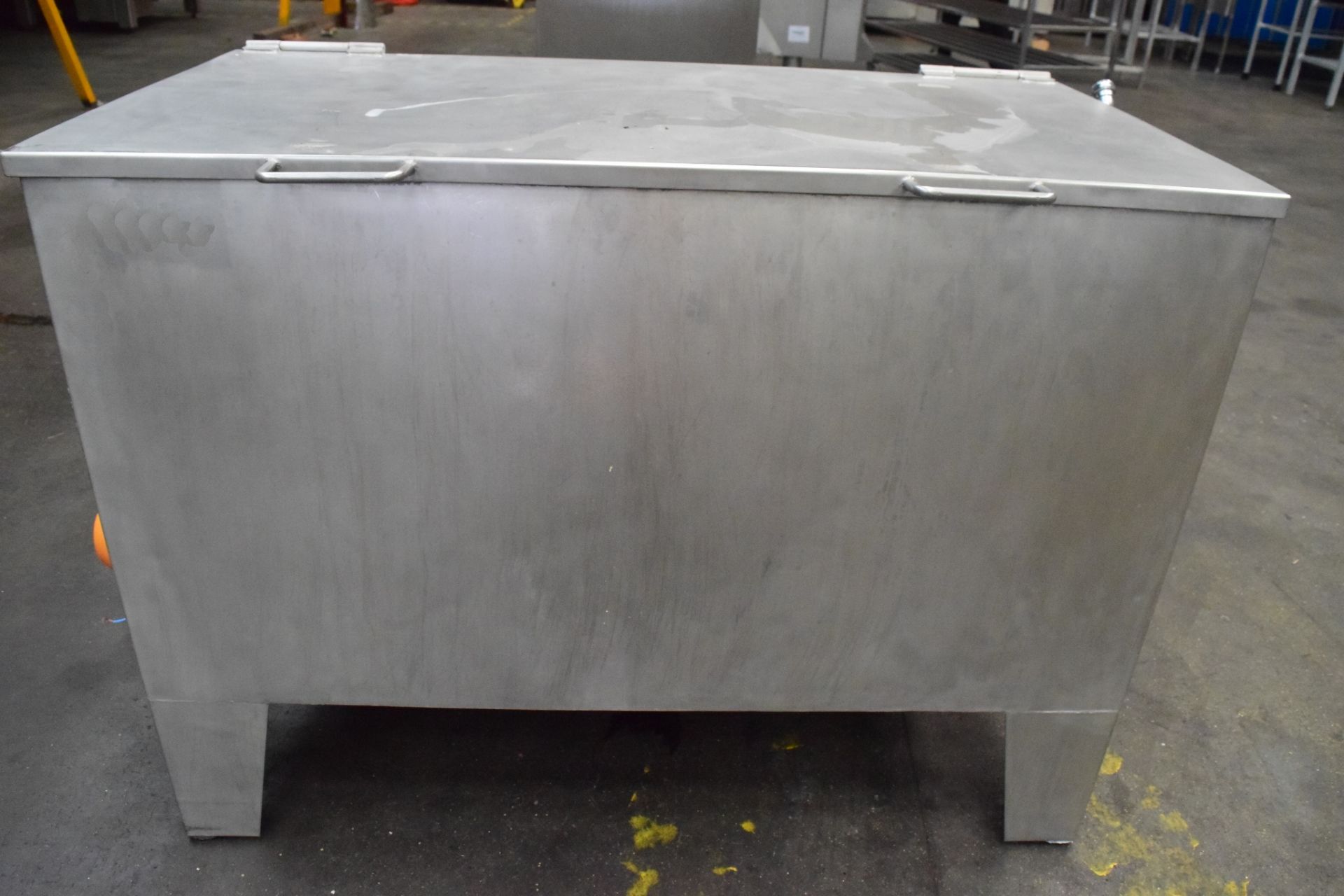 stainless steel electric, insulated tank sterylizer. Overall dimensions: 1200 x 700 x 980 H Lift out