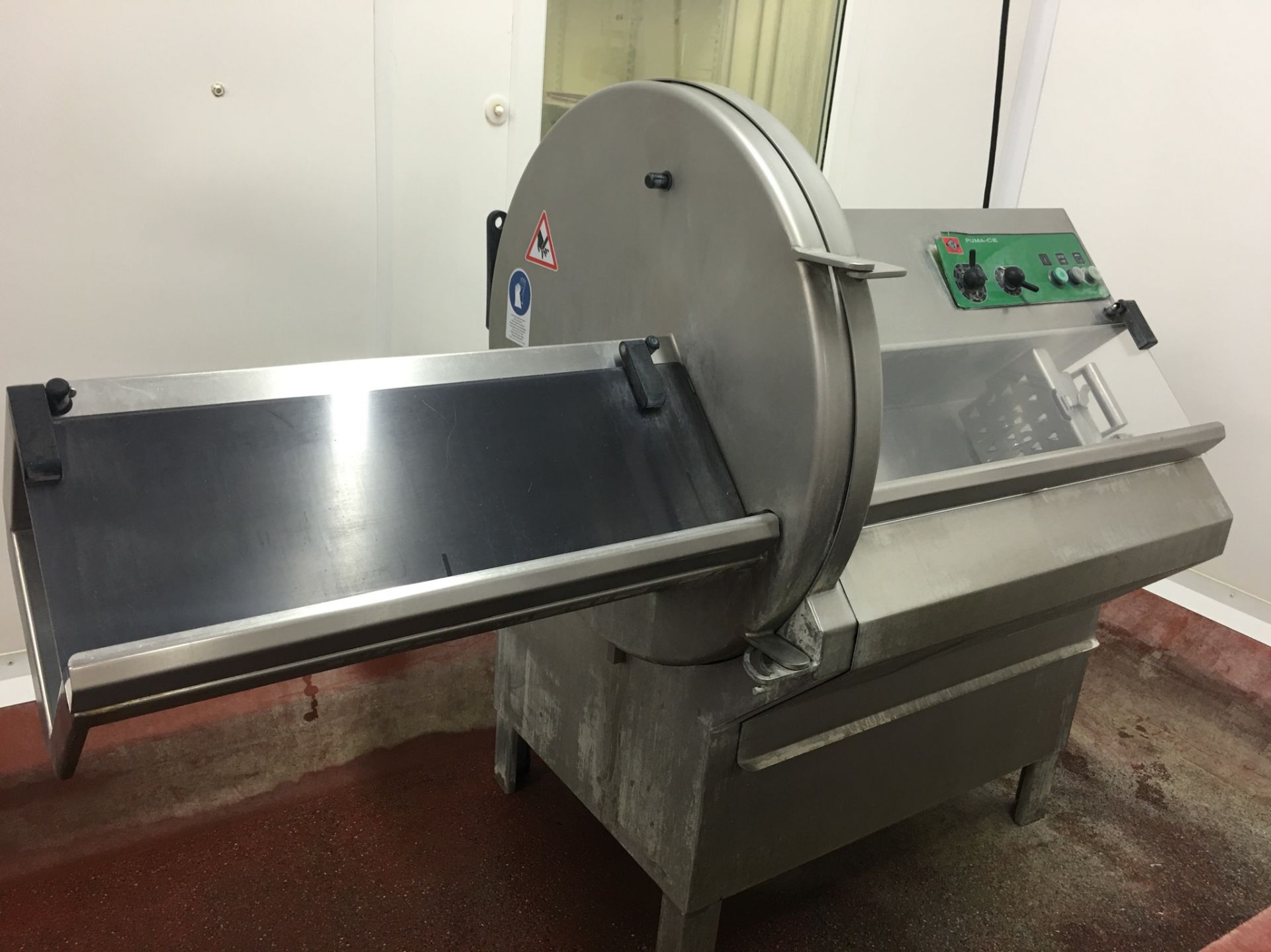 Treif Puma CE Slicer - Suitable for boneless and bone-in products such as bacon, spare ribs, chops