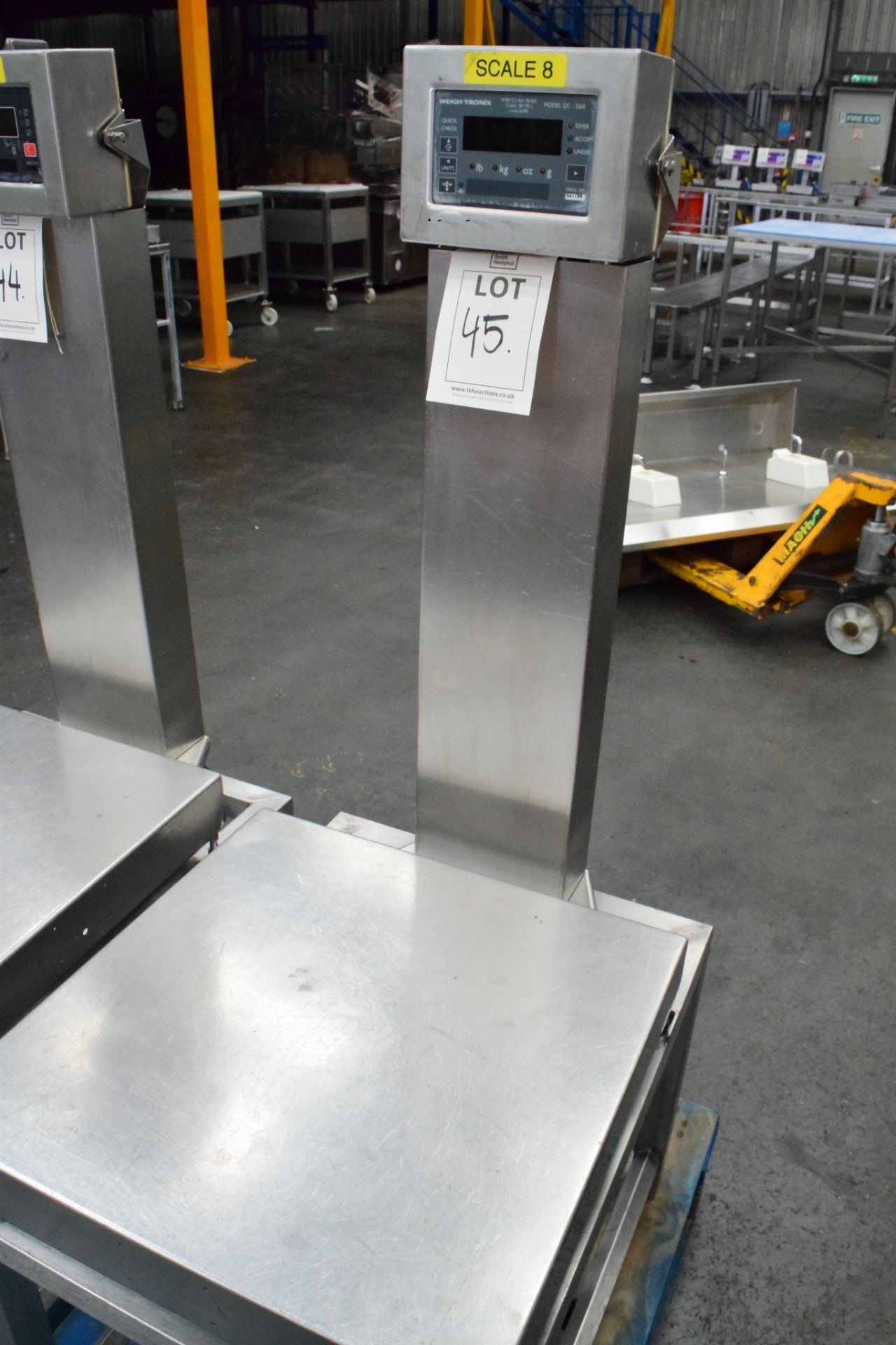 Avery weigh tronix, model: QC3265, on stand, platform size: 500 x 500, 1400 H x 500 W x 700 Lift out