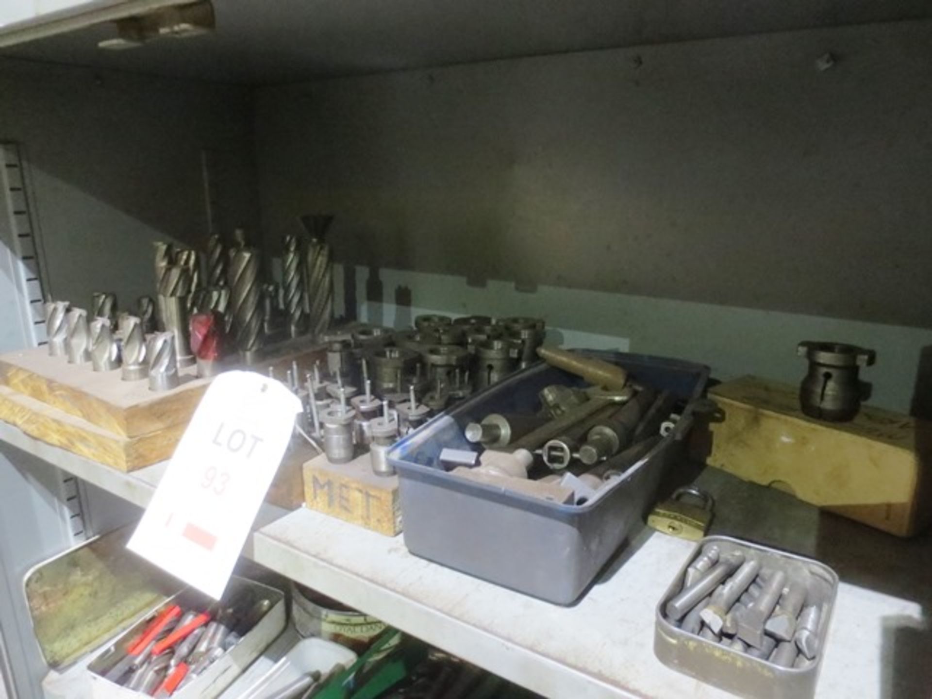Contents of shelf to include imperial and metric collets, and various screw thread tooling bits
