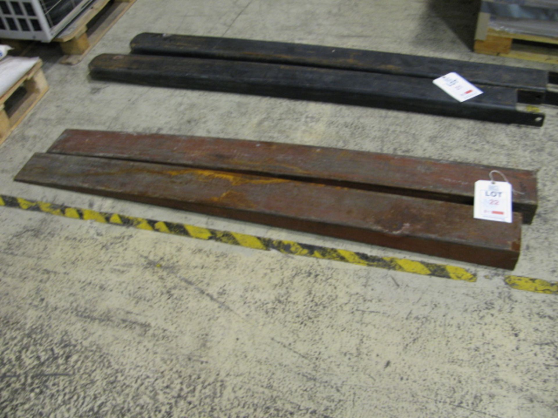 Pair of 2m fork extensions. NB. This item has no record of Thorough Examination. The purchaser
