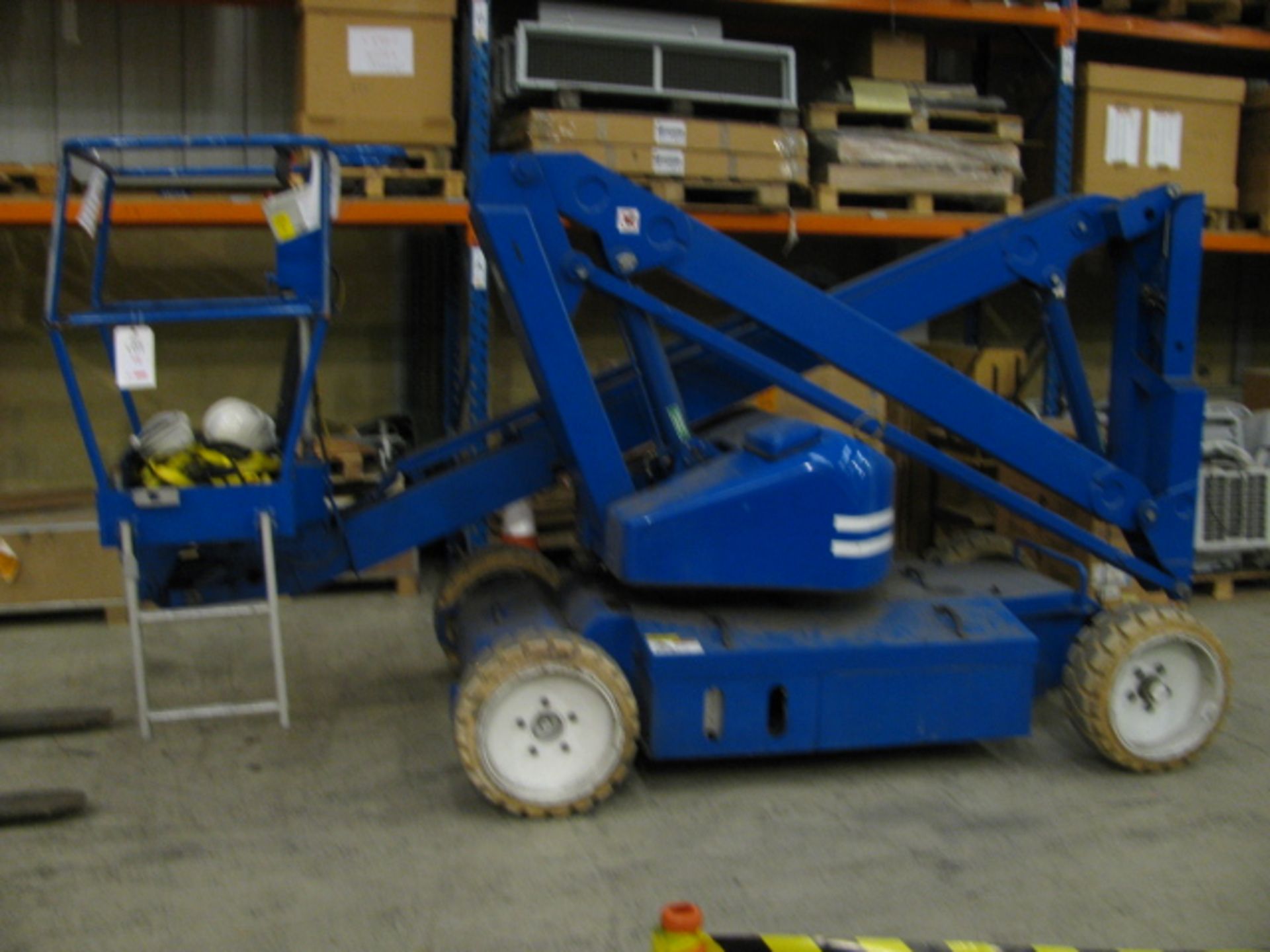 Upright AB38 telescopic manual hoist, serial no. 1997/2000, platform height 11.5m. Please note: this - Image 5 of 5