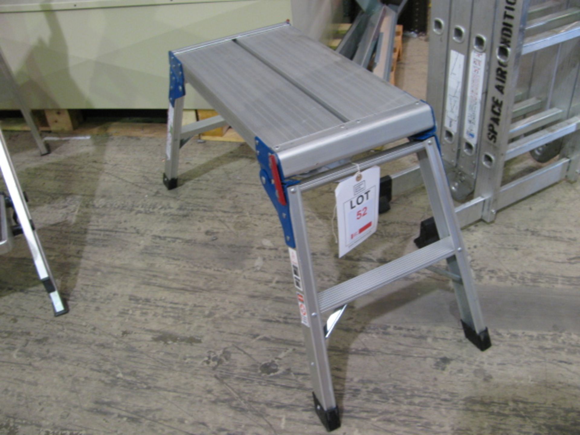 Aluminium folding ladder EN131 compliant