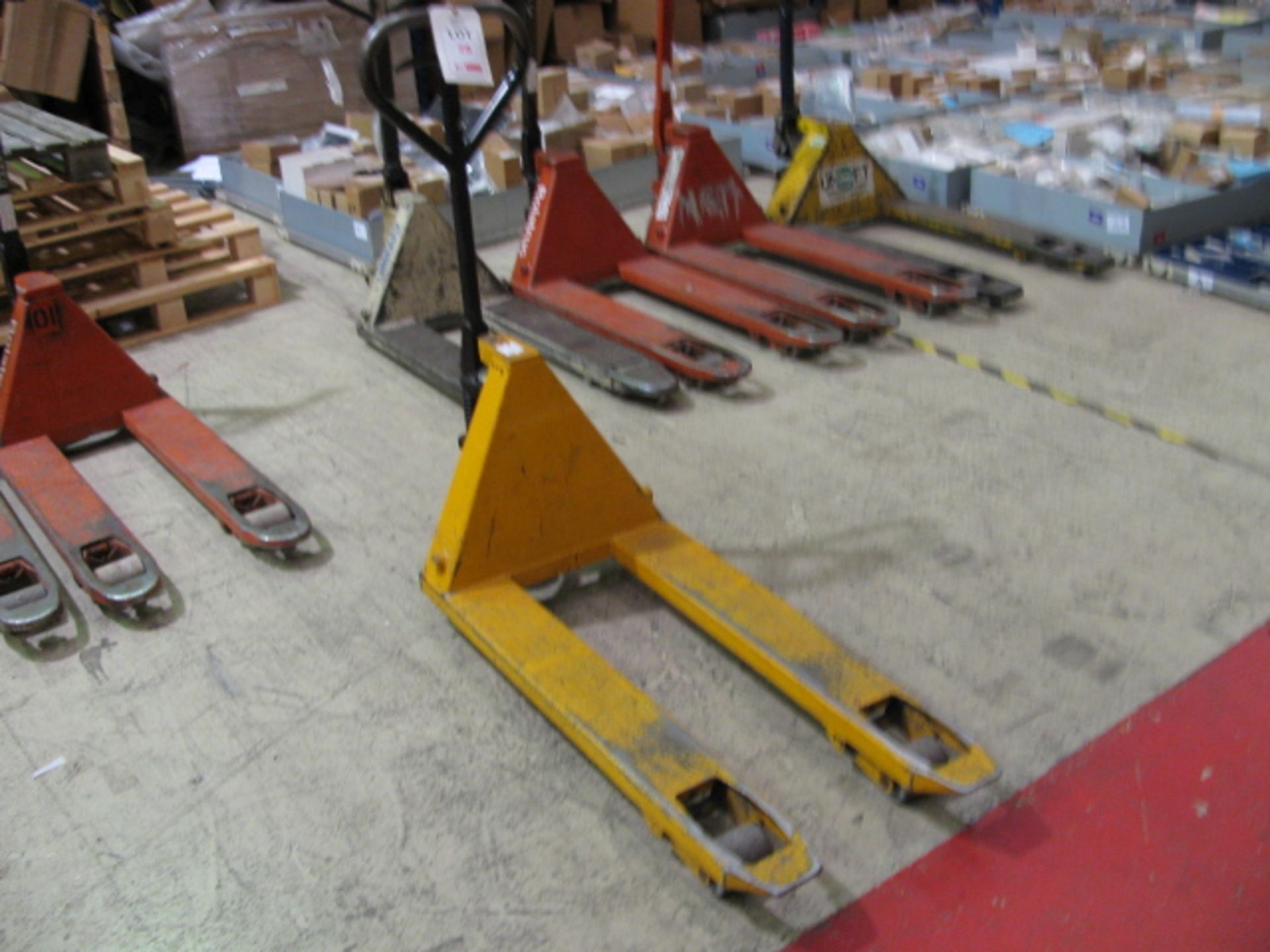 Unnamed 2.5t pallet truck