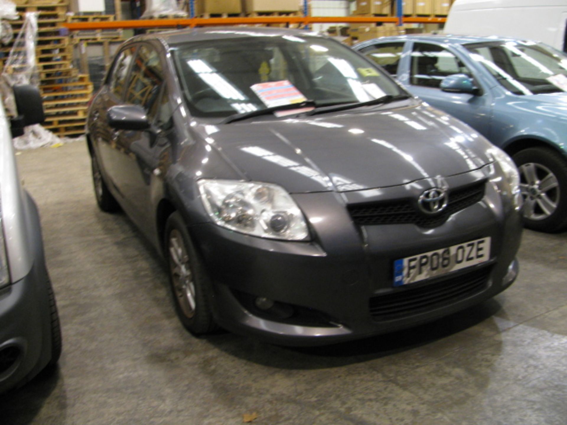 Toyota Auris 4 door hatchback diesel Reg FP08 OZE, miles 188228 - Image 3 of 6