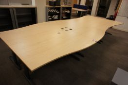 Bank of 6 maple effect ergonomic Desks, 1600mm x 1