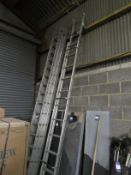 11-stave double extension Roof Ladder