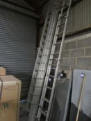 15-stave triple extension Ladder