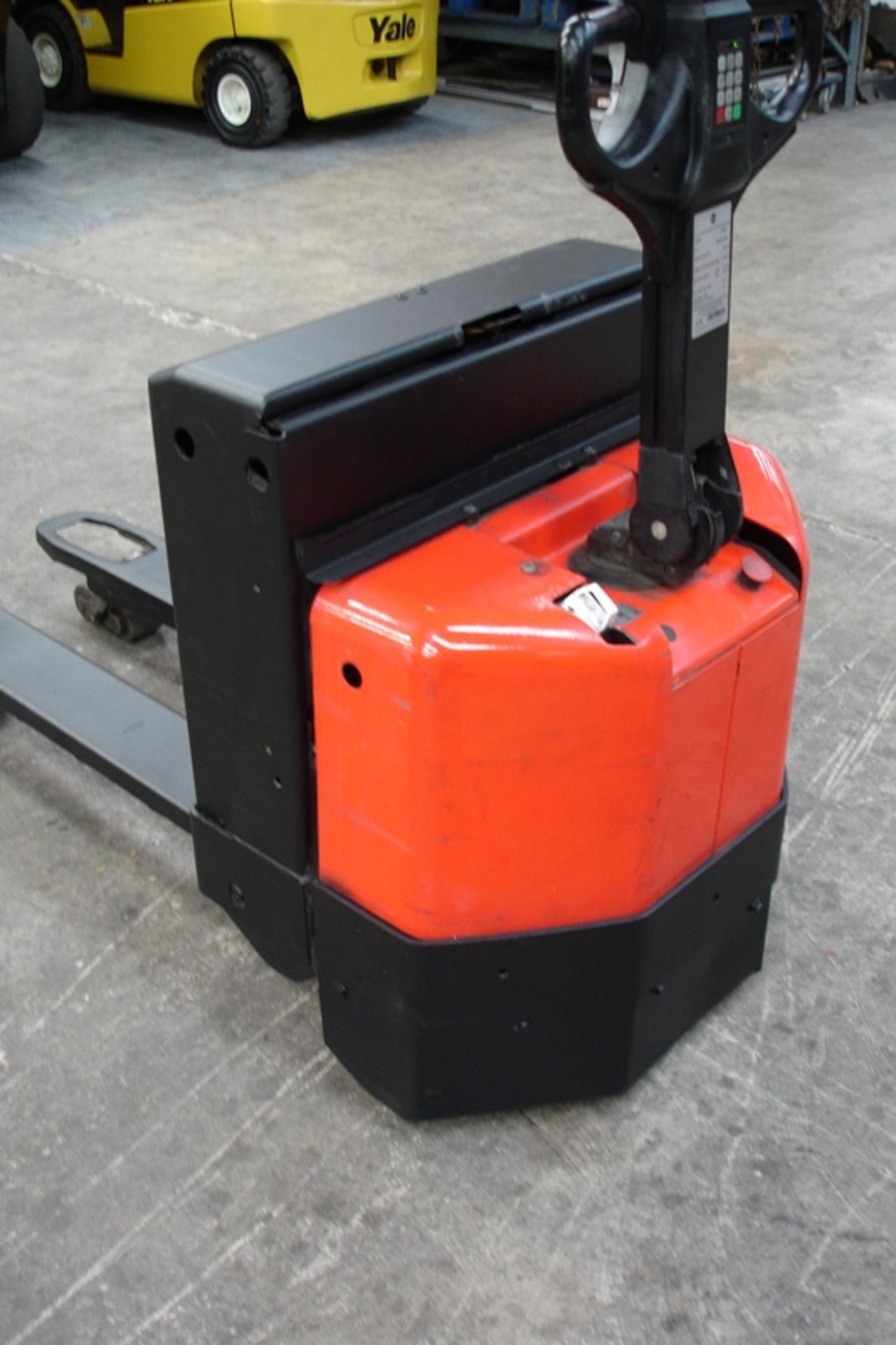 BT Electric Pallet Mover - Image 2 of 2