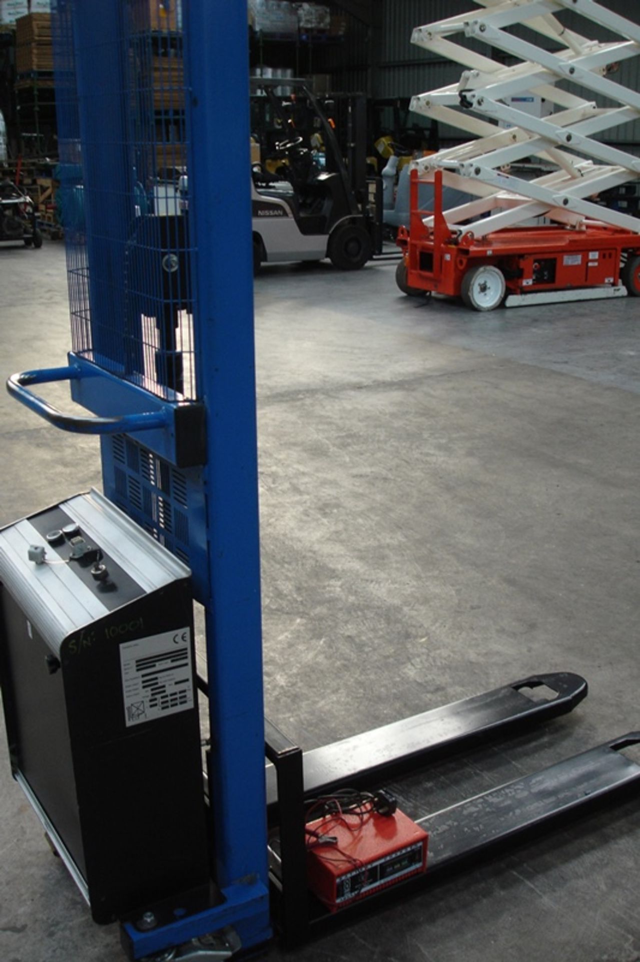 Electric High Lift Pallet Mover - Image 3 of 4