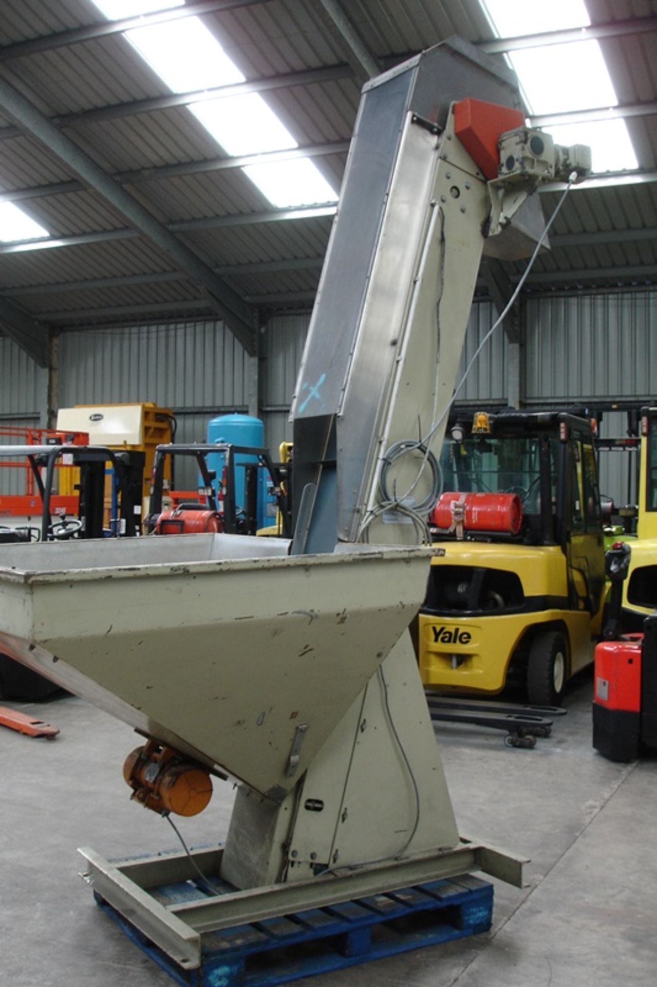 Large Hopper-Uplift Conveyor - Image 3 of 5