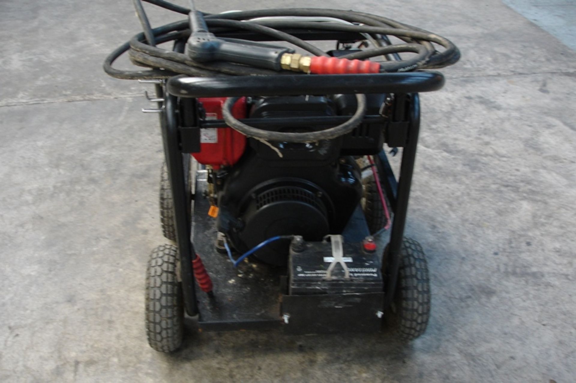 Kiam Diesel powered Mobile Pressure Washer - Image 3 of 4