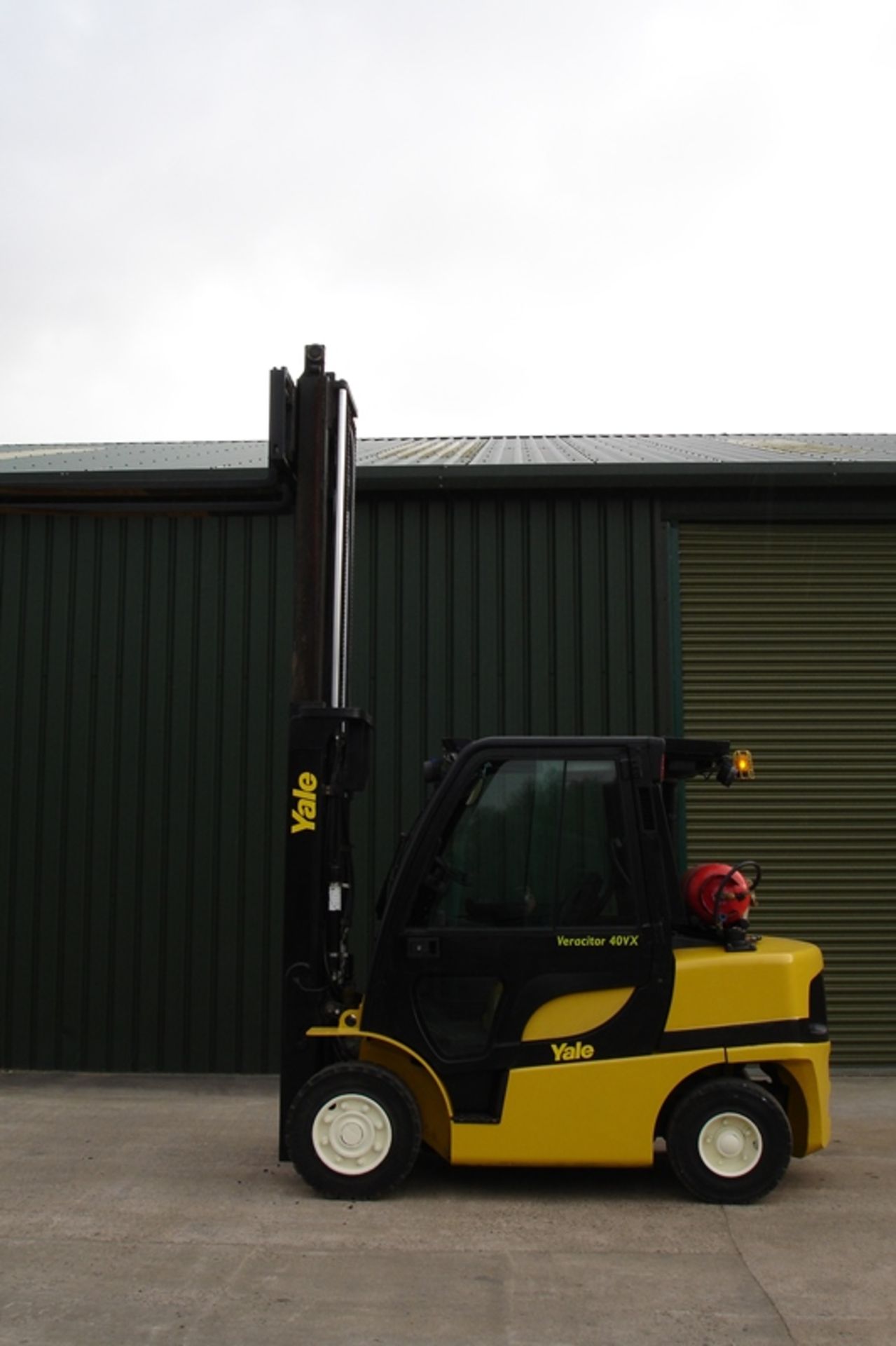 Yale GLP40VX5  Forklift   ( 2011 ) - Image 5 of 5