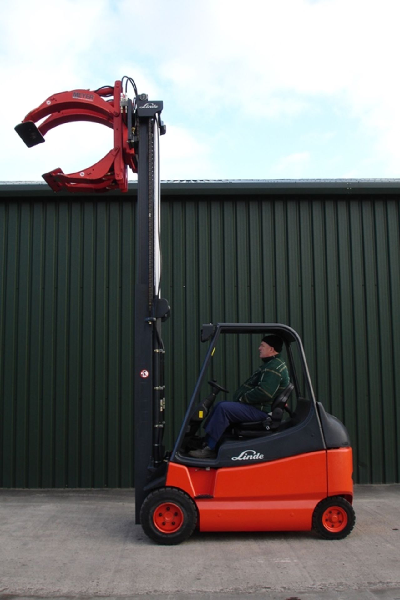 Linde E30-600  Forklift   ( 280 Hours only ) - Image 10 of 11