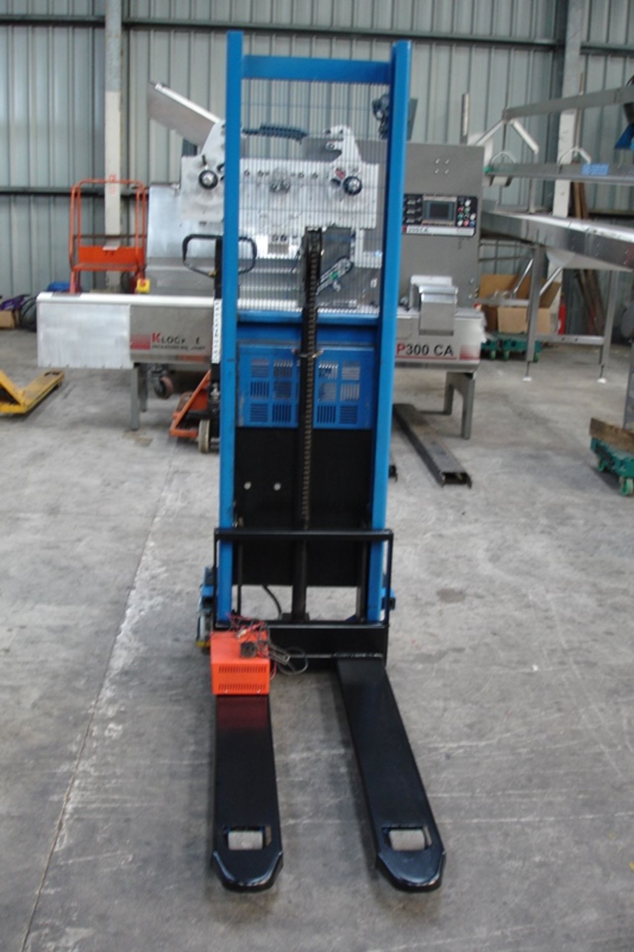 Electric High Lift Pallet Mover - Image 4 of 4