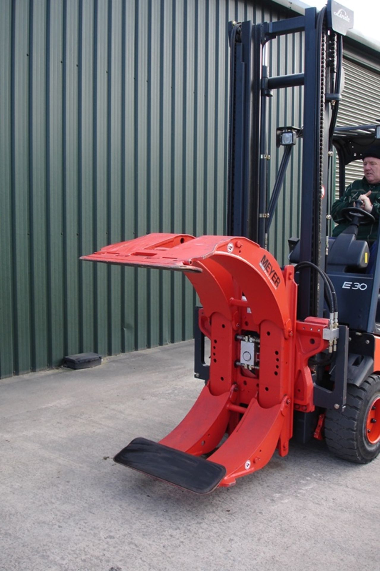 Linde E30-600  Forklift   ( 280 Hours only ) - Image 9 of 11