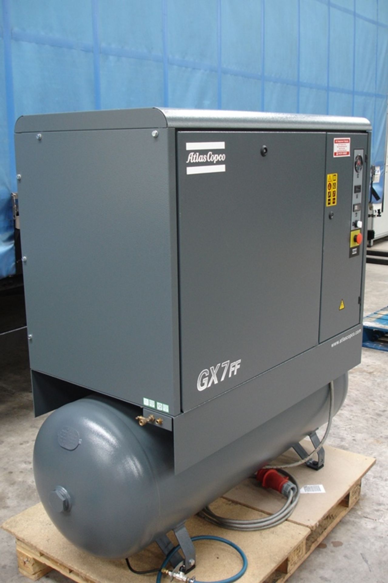 Atlas Copco Compressor/Tank/Dryer unit - Image 2 of 4