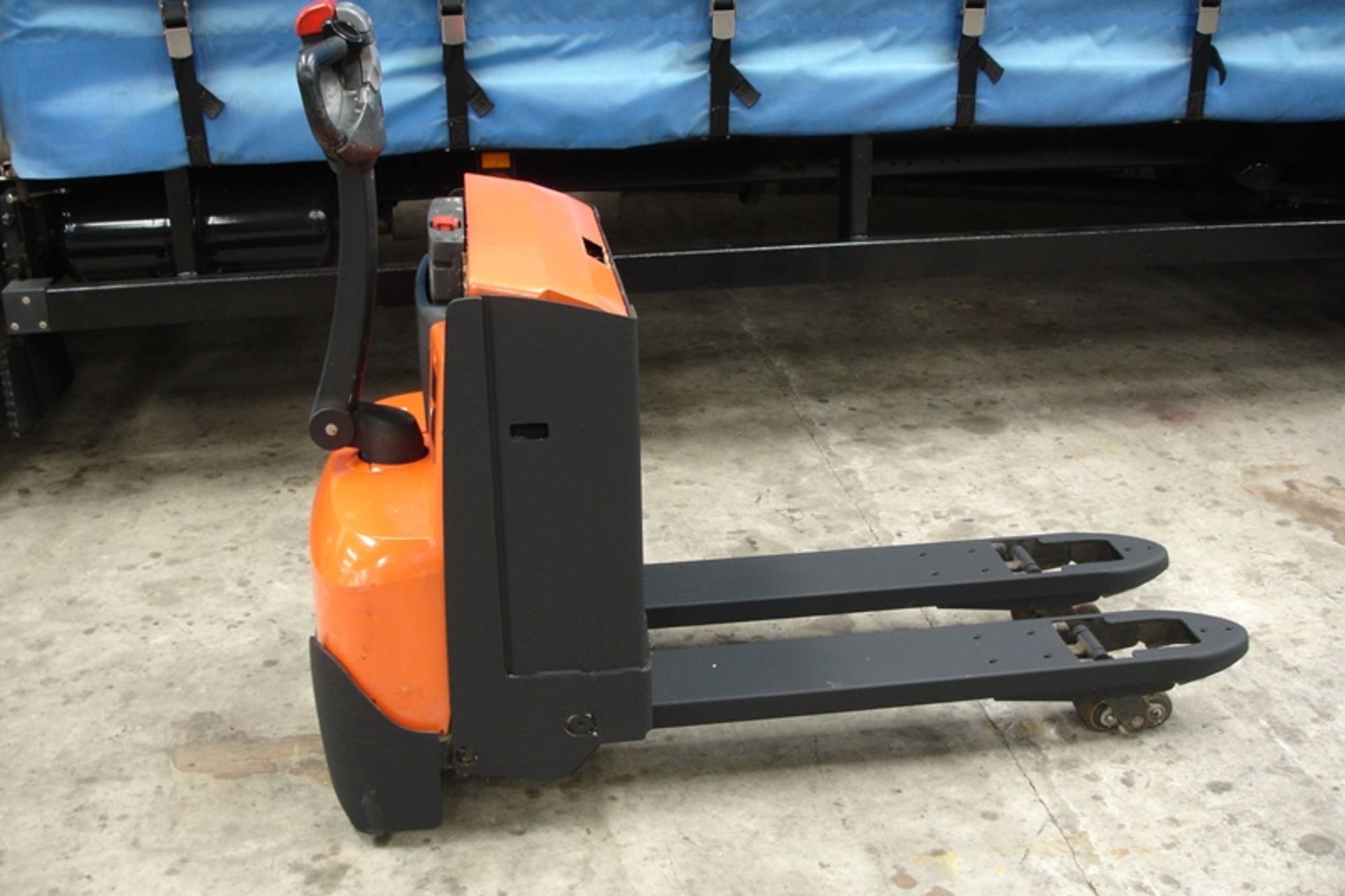 BT Electric pallet mover (2010)