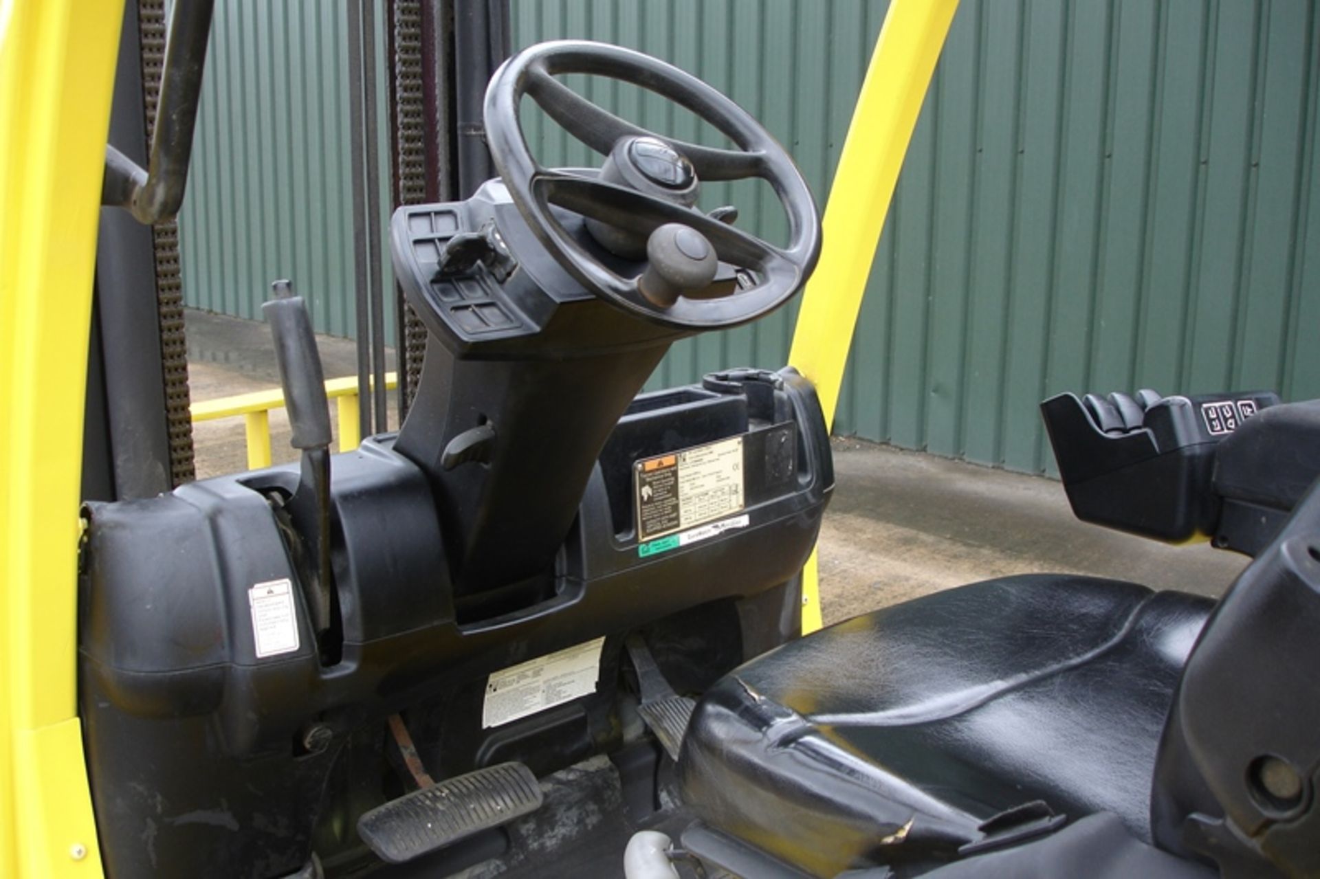 Hyster H3.0FT Forklift (2006) - Image 5 of 6