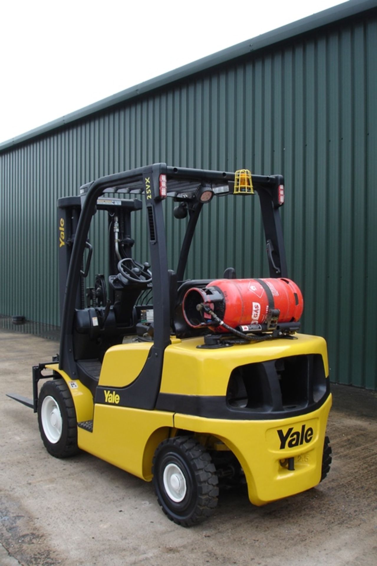 Yale GLP25VX Forklift (2011) - Image 2 of 6