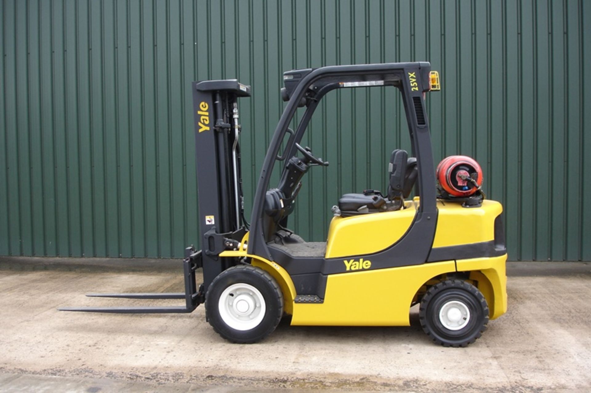 Yale GLP25VX Forklift (2011)