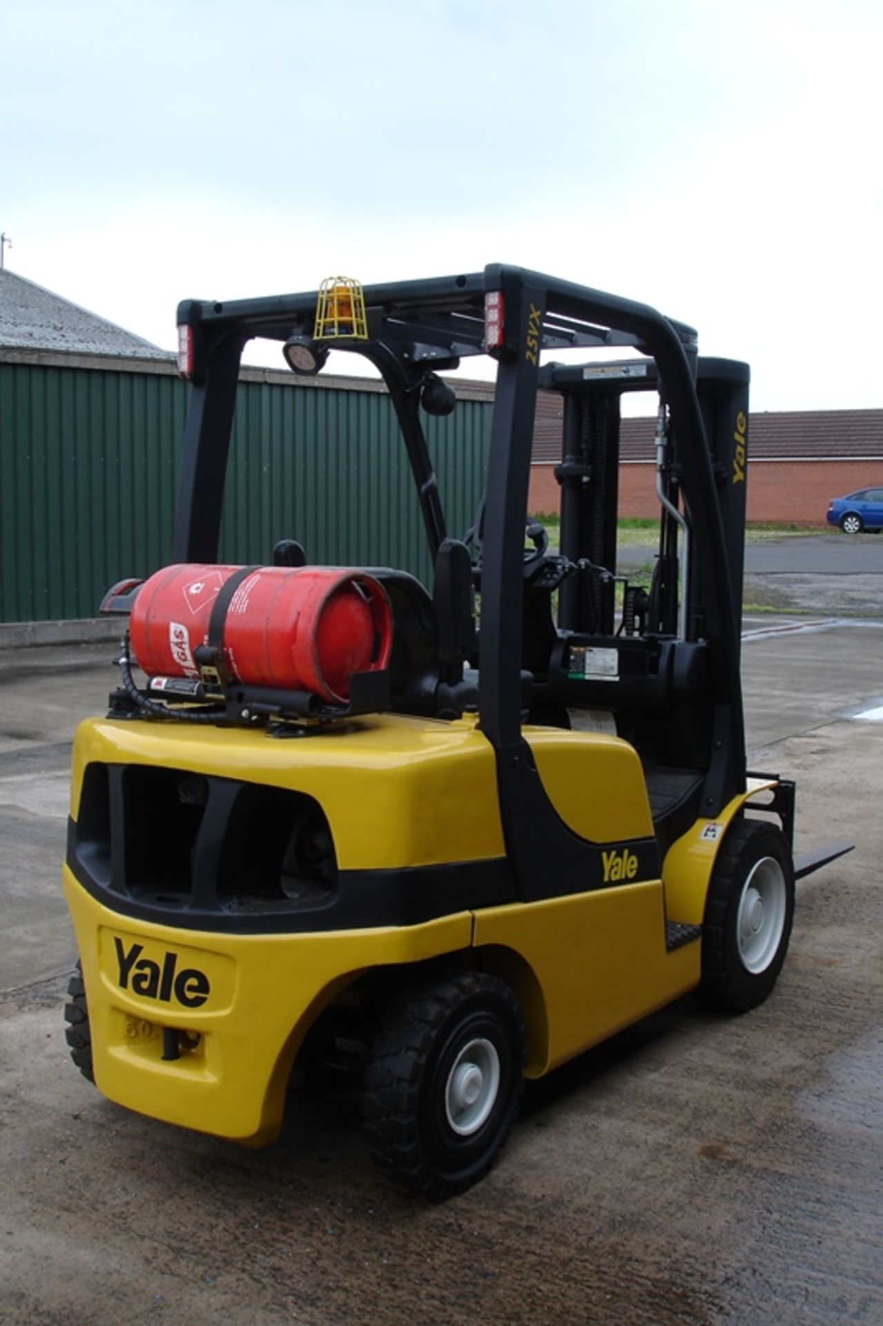 Yale GLP25VX Forklift (2011) - Image 3 of 6