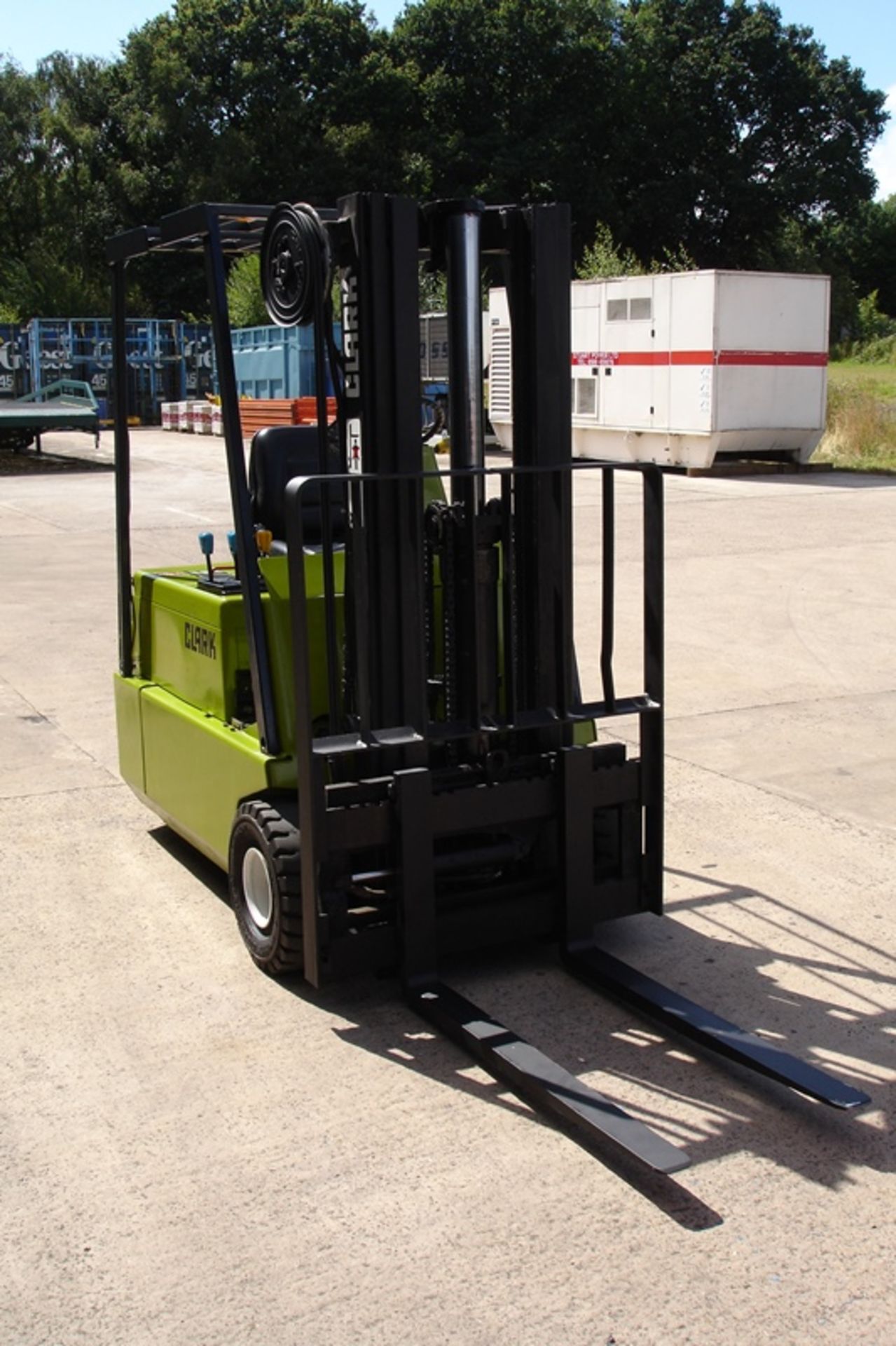 Clark 1.5 ton Electric Forklift - Image 4 of 6