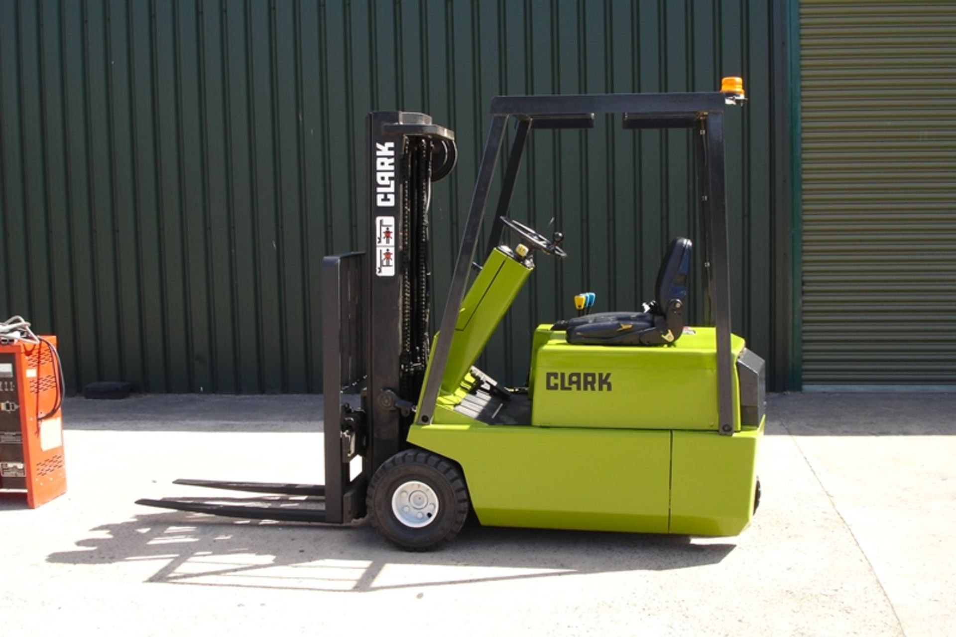 Clark 1.5 ton Electric Forklift