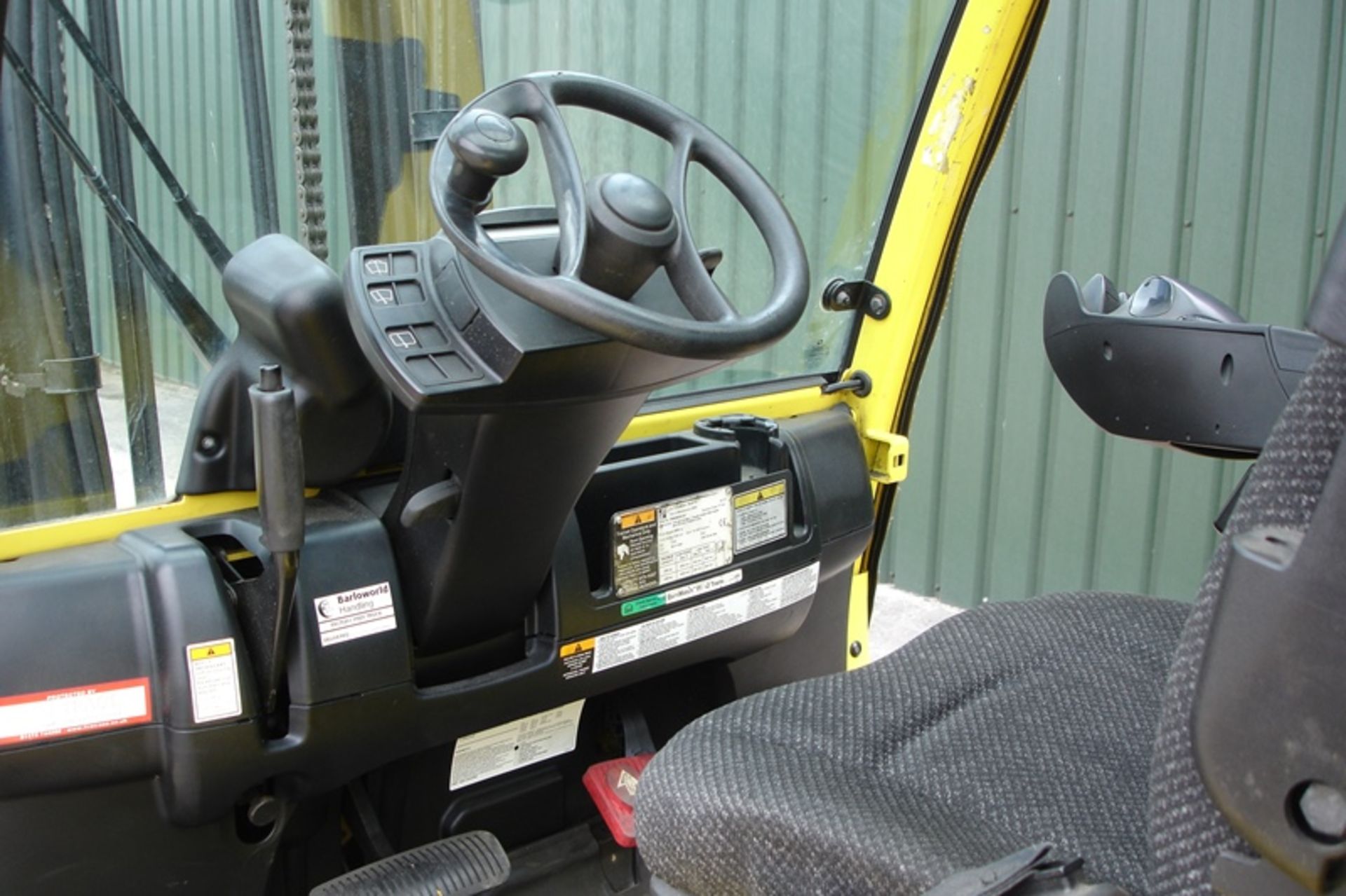 Hyster H4.0FT Forklift (2010) - Image 5 of 6