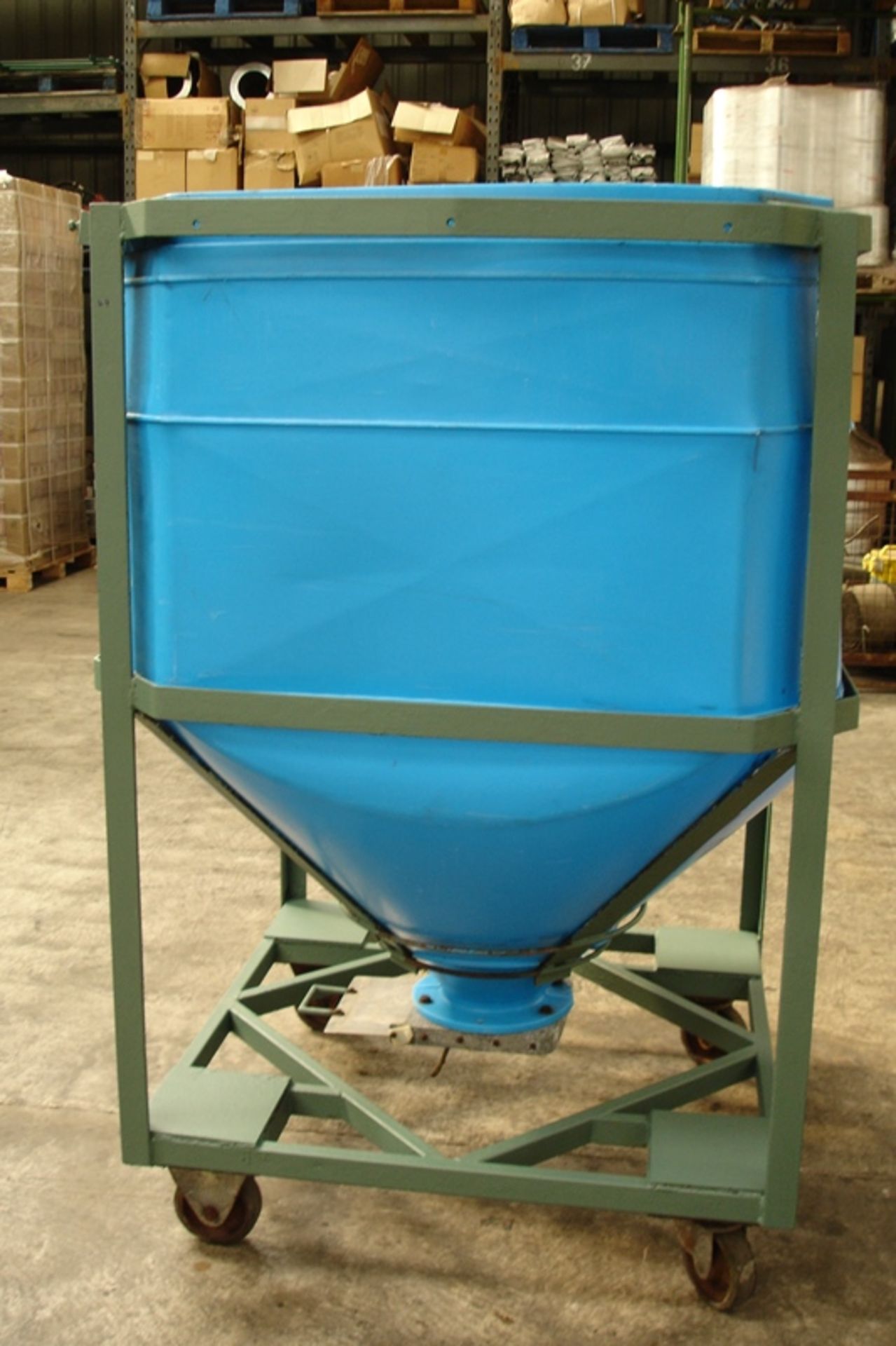 Storage Hopper with Slide Valve on bottom