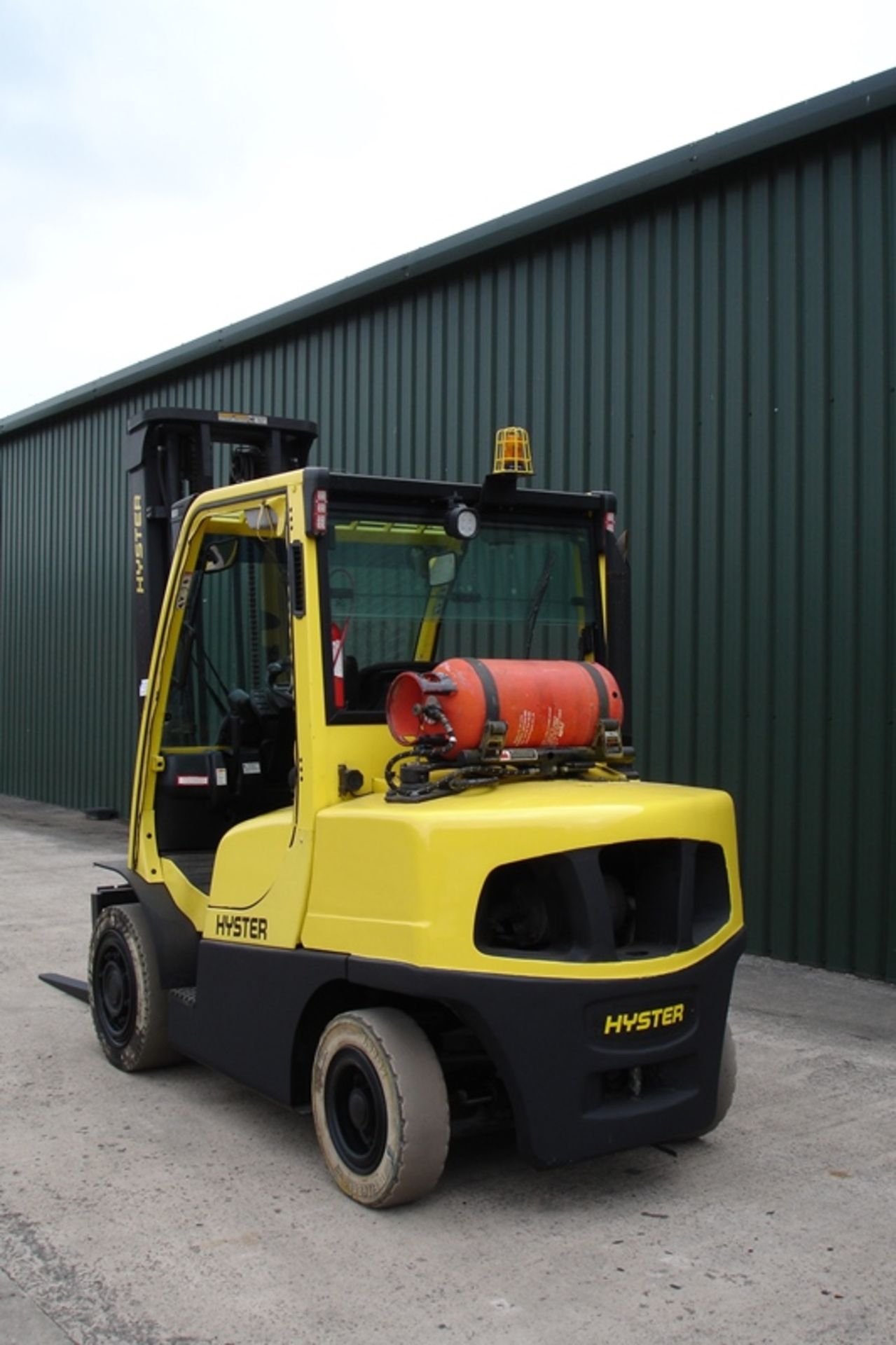 Hyster H4.0FT Forklift (2010) - Image 2 of 6